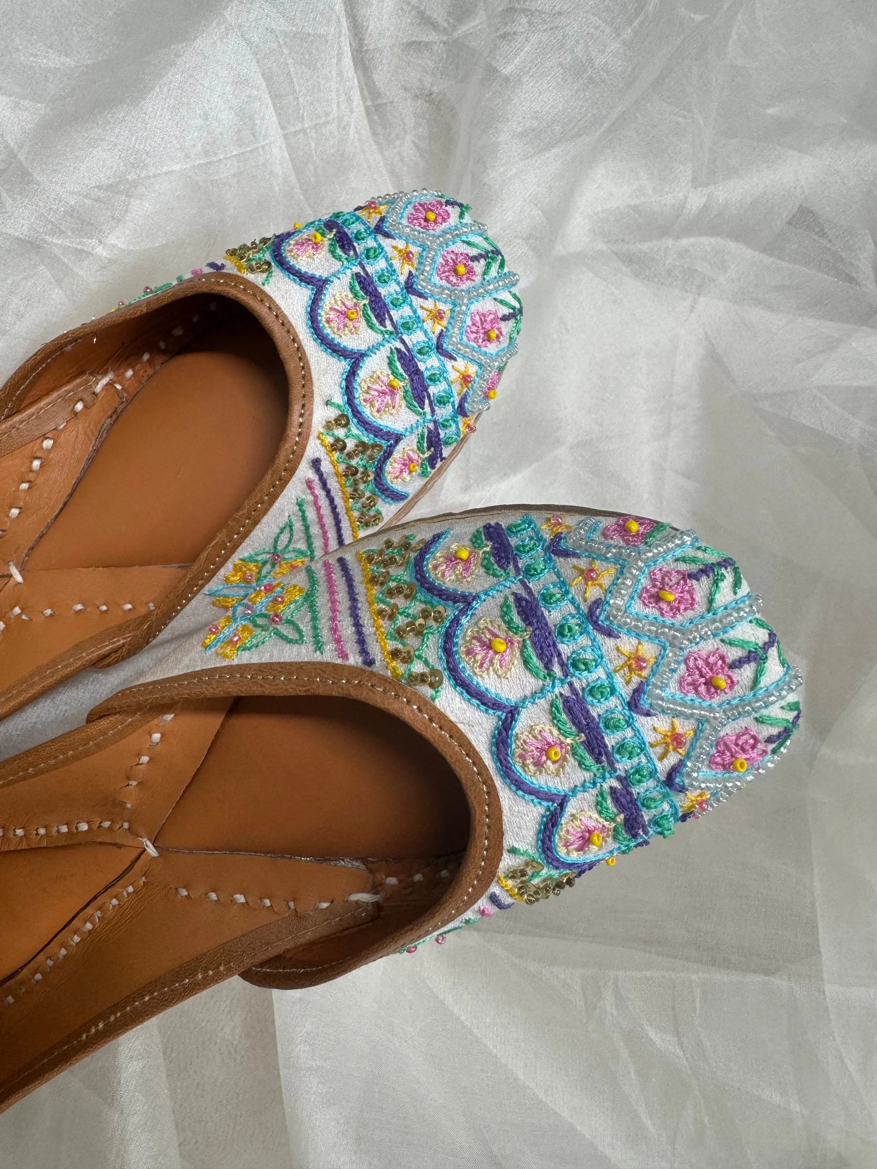 Embellished Hand crafted Mojaris - White ARIAA CHIKANKARI