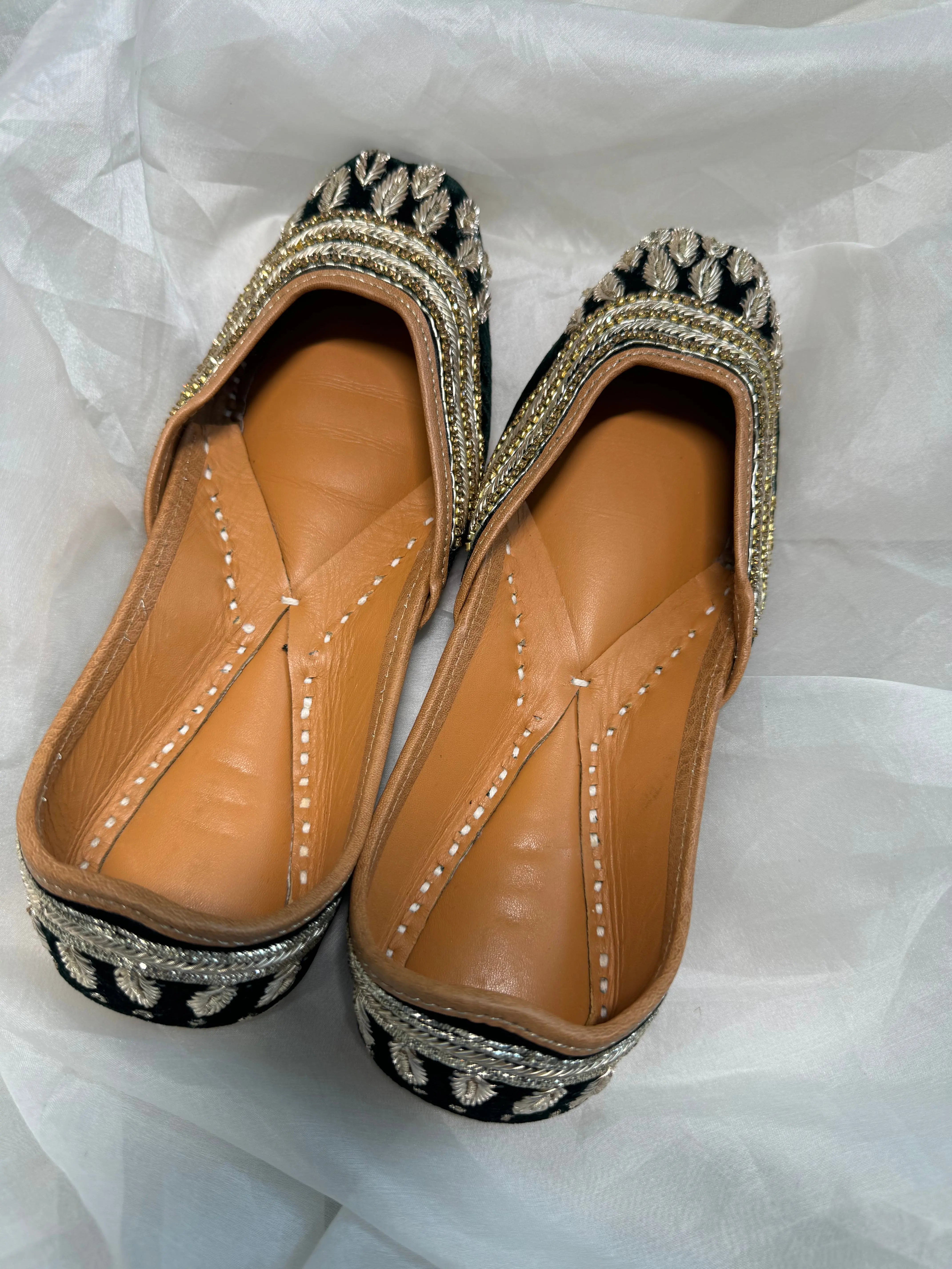 Embellished Hand crafted Mojaris - Green ARIAA CHIKANKARI