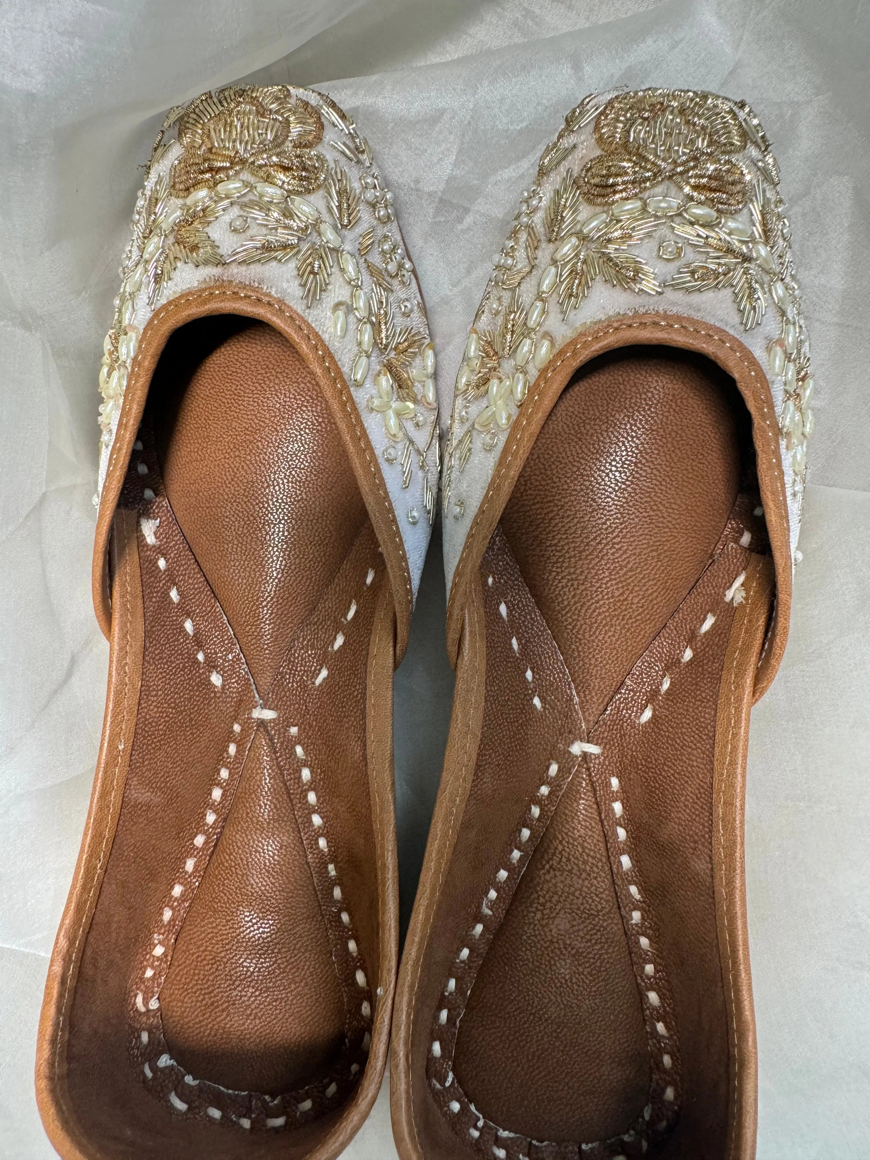 Embellished Hand crafted Mojaris - White ARIAA CHIKANKARI