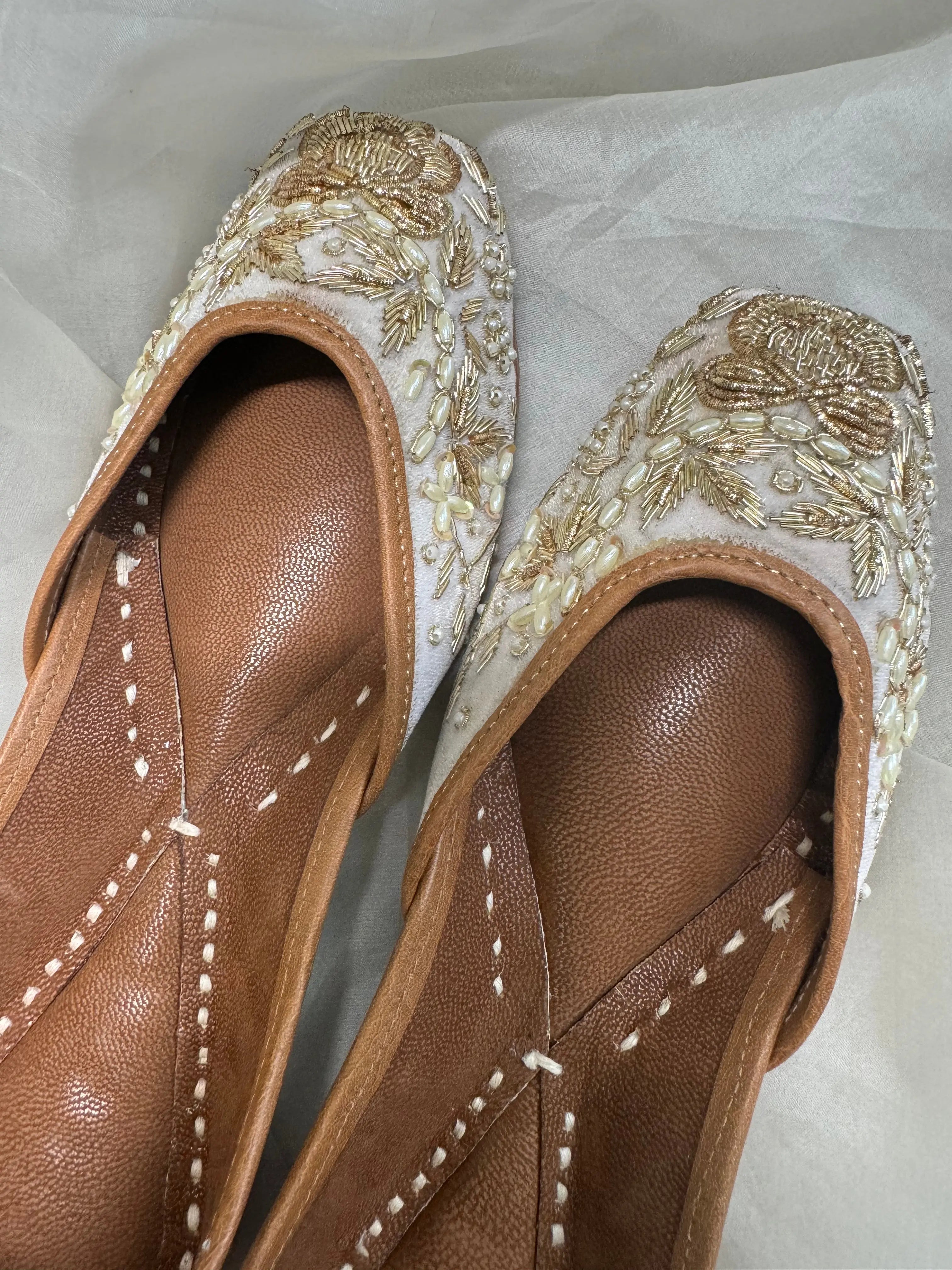 Embellished Hand crafted Mojaris - White ARIAA CHIKANKARI