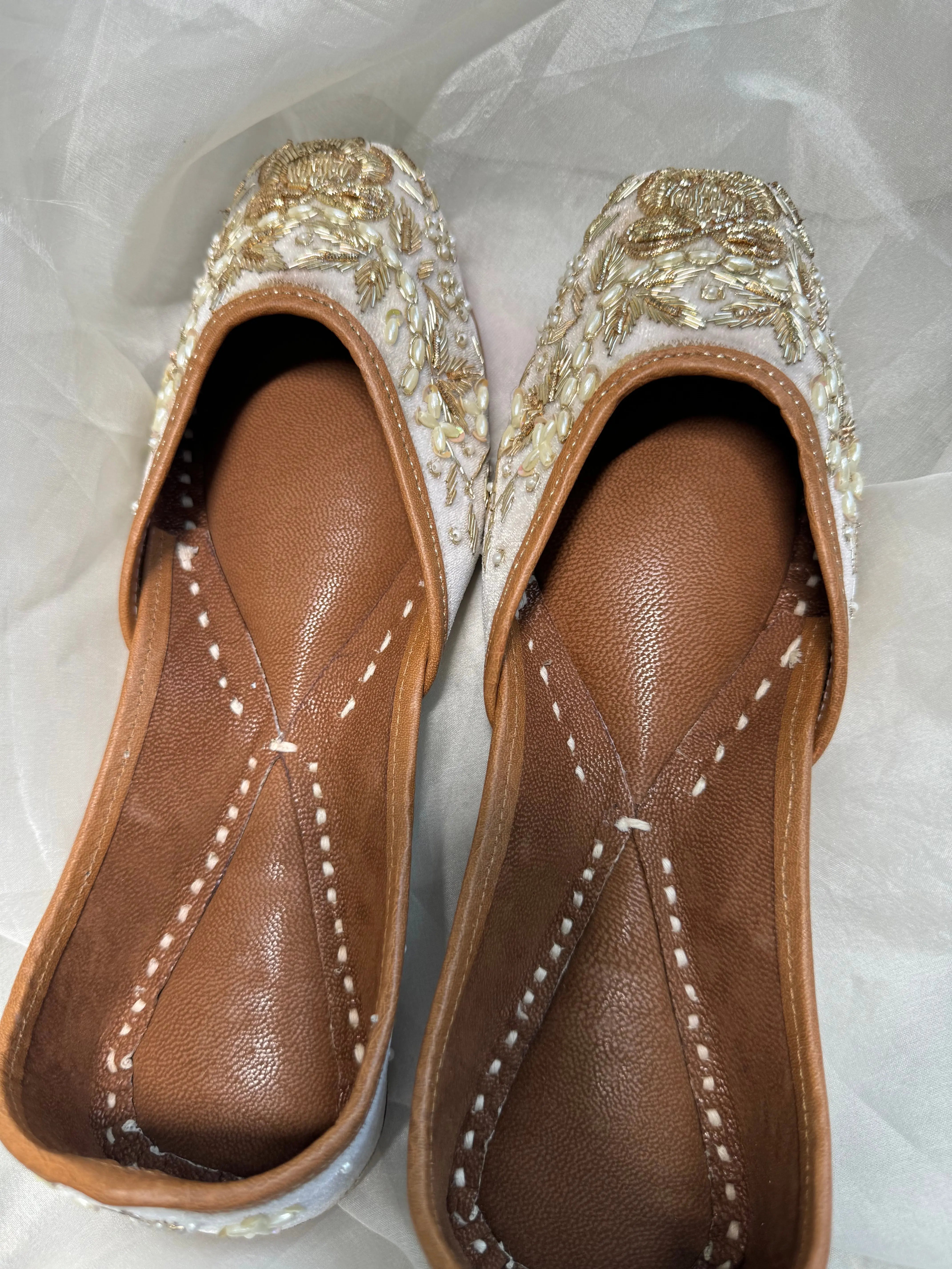 Embellished Hand crafted Mojaris - White ARIAA CHIKANKARI