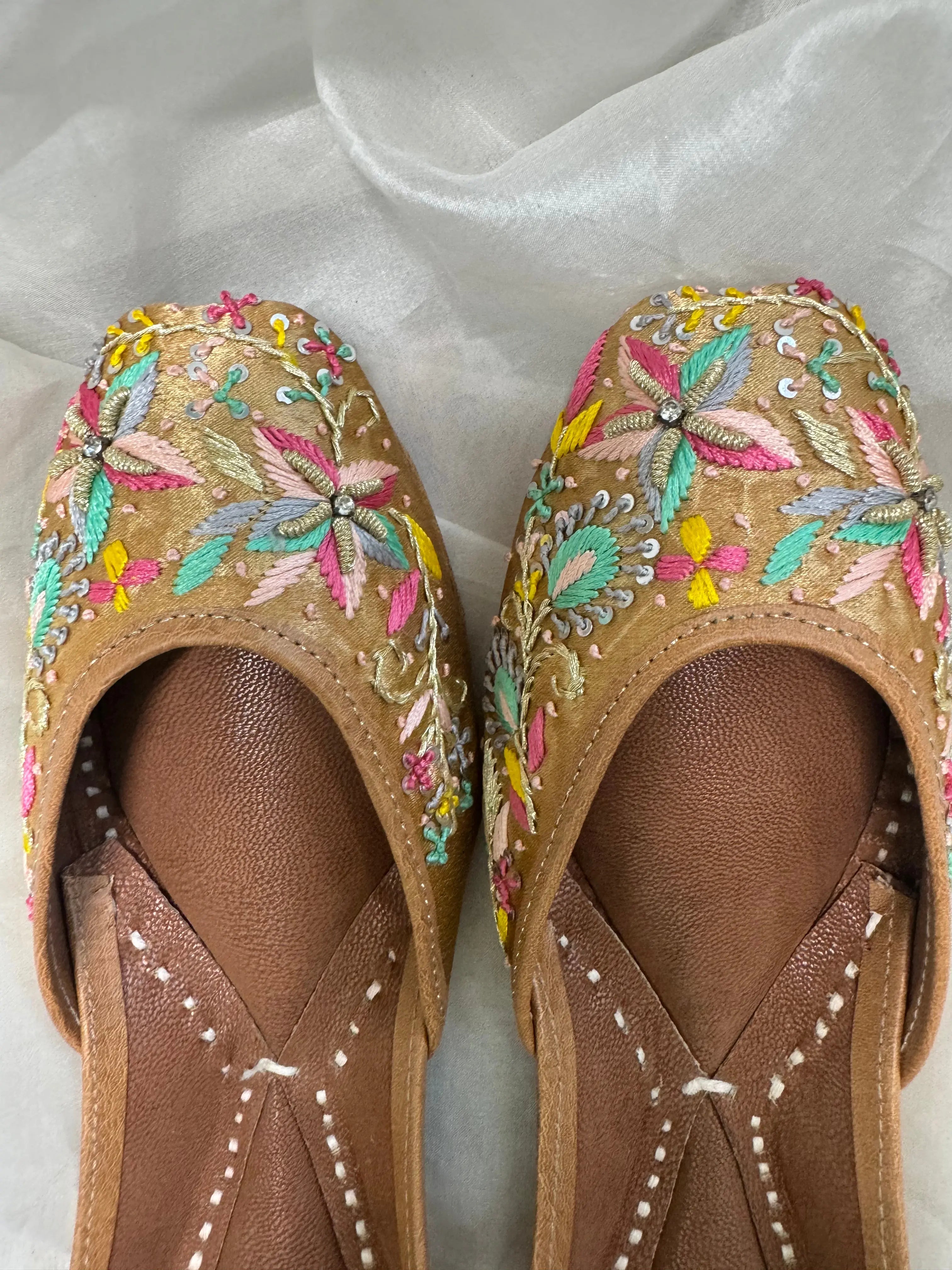 Embellished Hand crafted Mojaris - Gold ARIAA CHIKANKARI