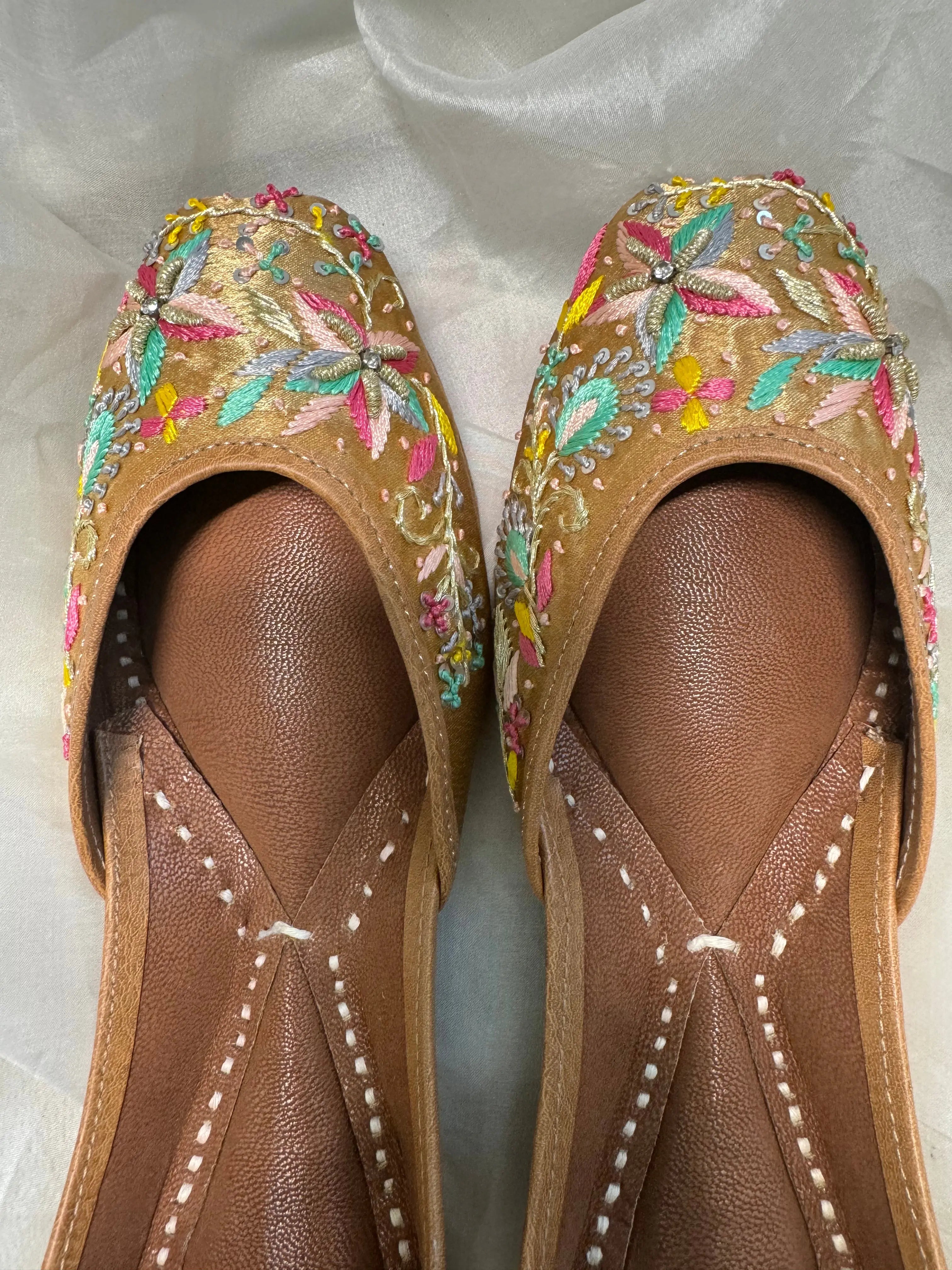 Embellished Hand crafted Mojaris - Gold ARIAA CHIKANKARI
