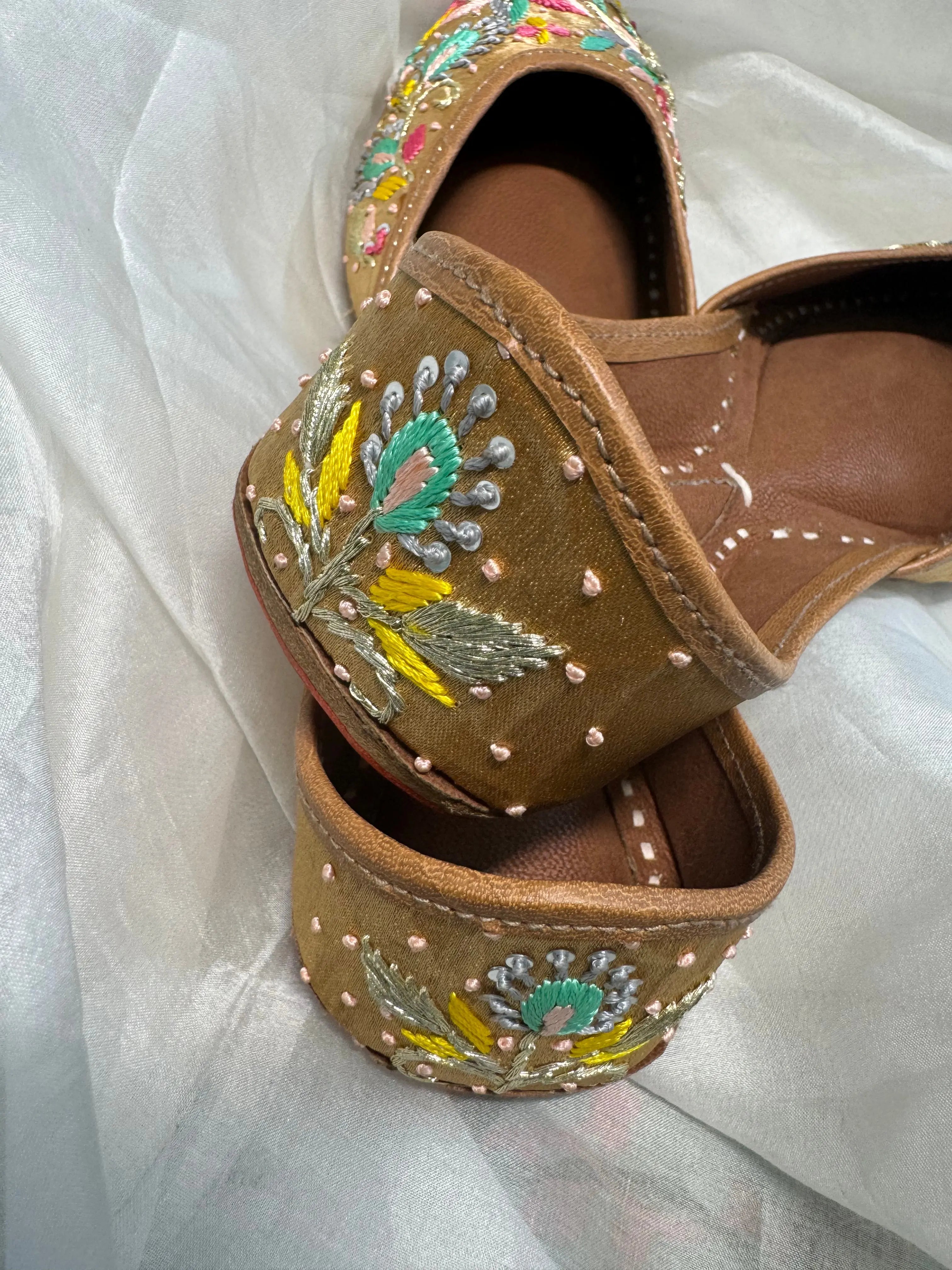 Embellished Hand crafted Mojaris - Gold ARIAA CHIKANKARI