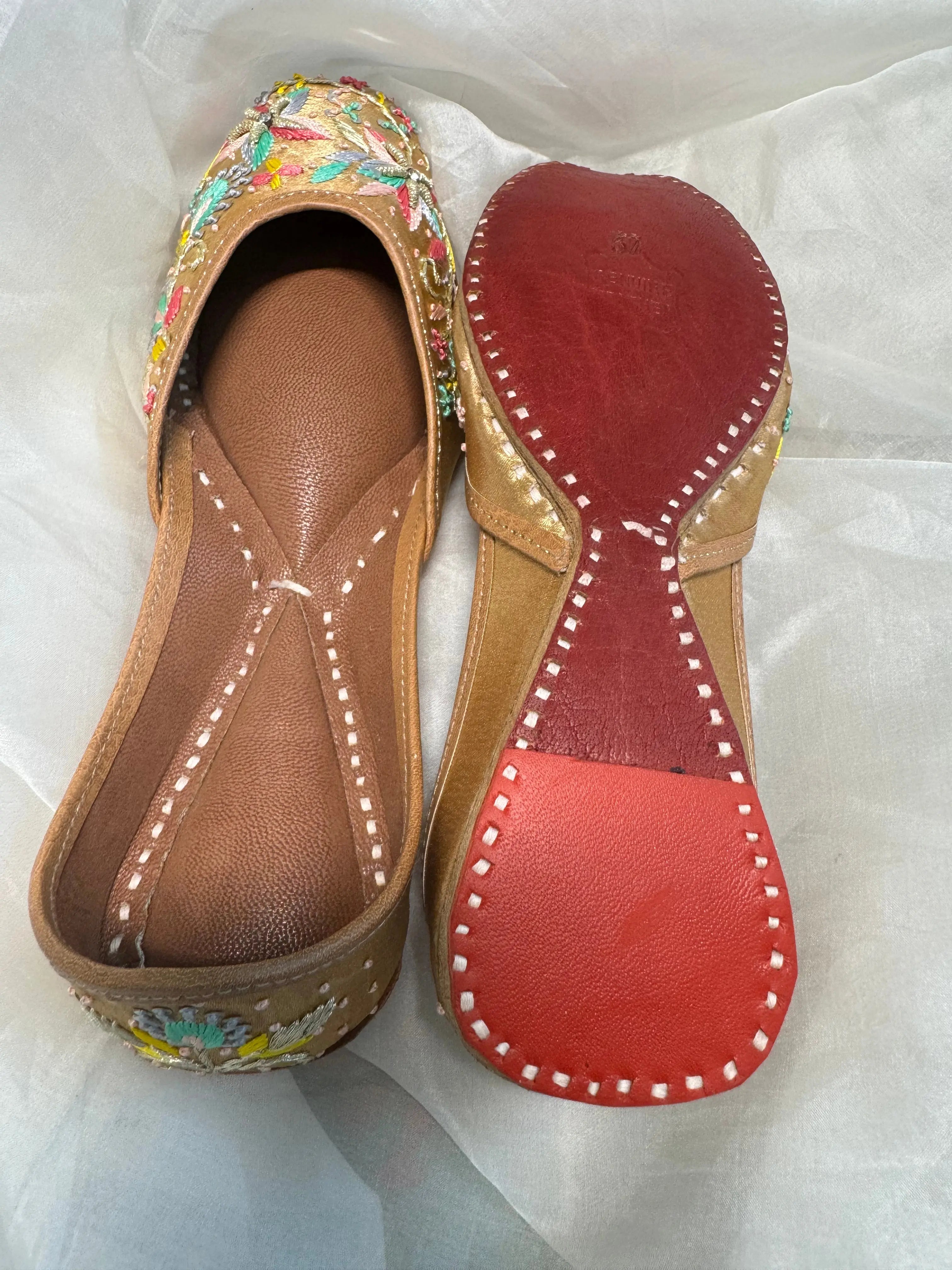 Embellished Hand crafted Mojaris - Gold ARIAA CHIKANKARI