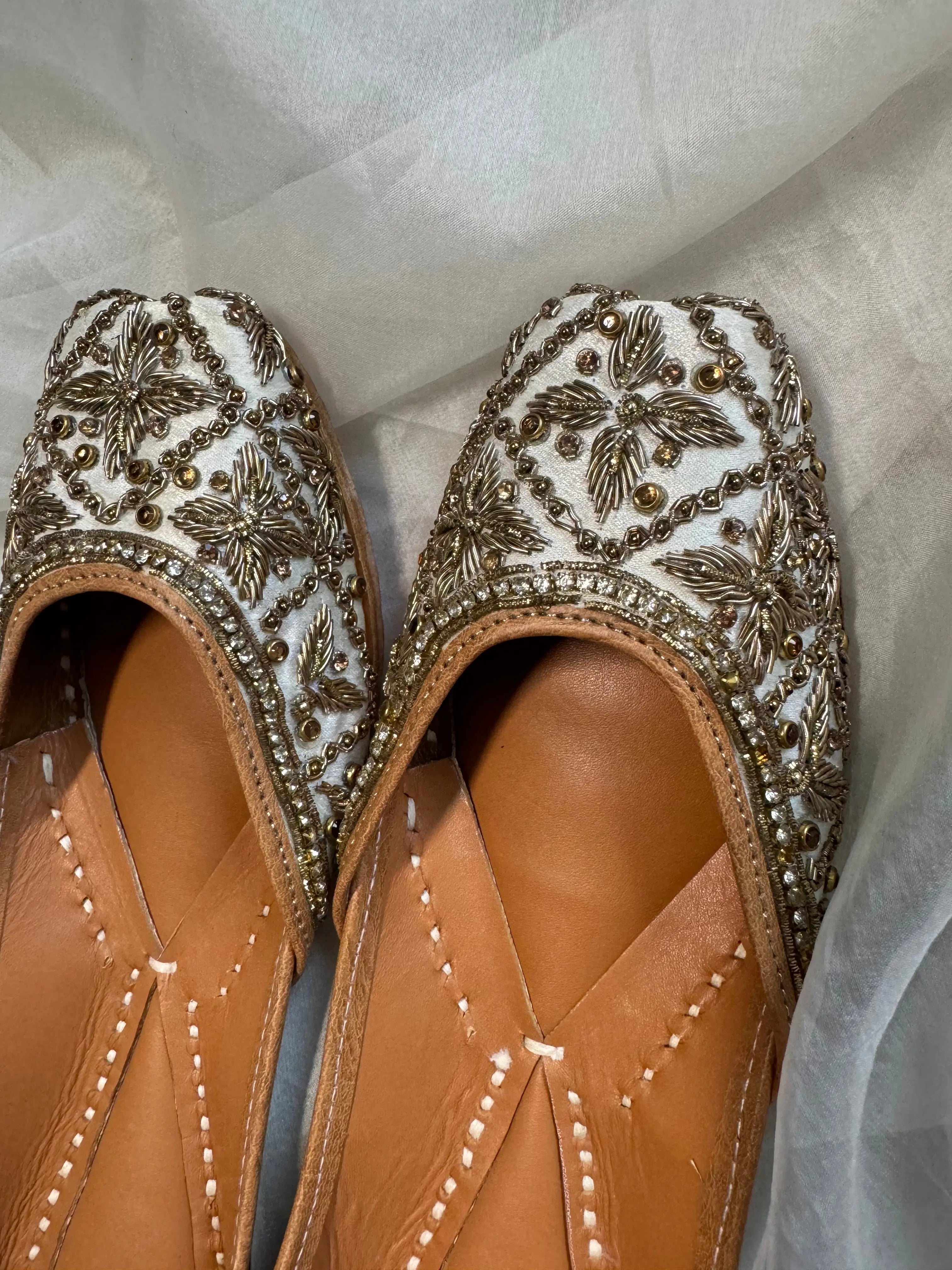 Embellished Hand crafted Mojaris - White ARIAA CHIKANKARI