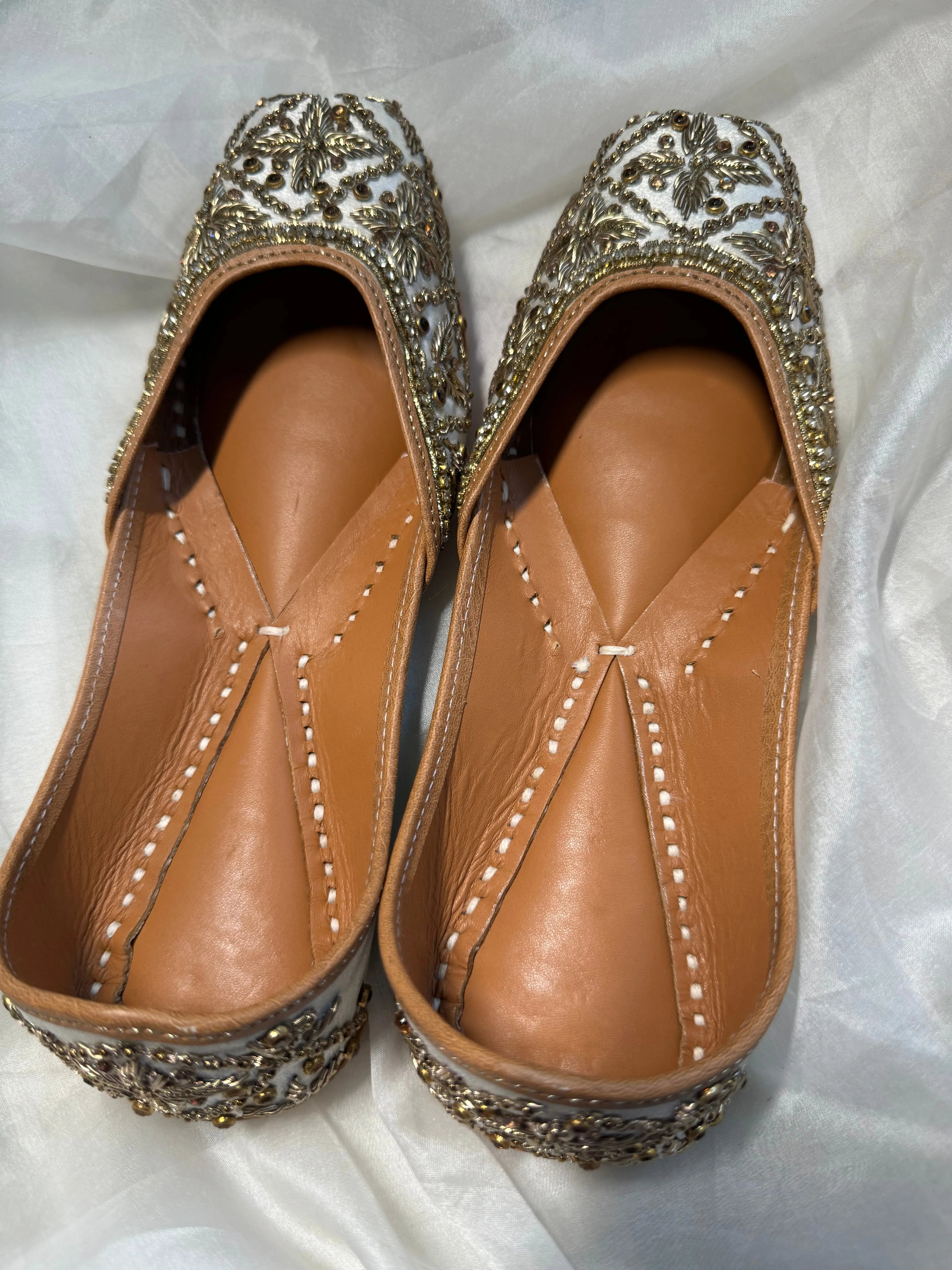 Embellished Hand crafted Mojaris - White ARIAA CHIKANKARI