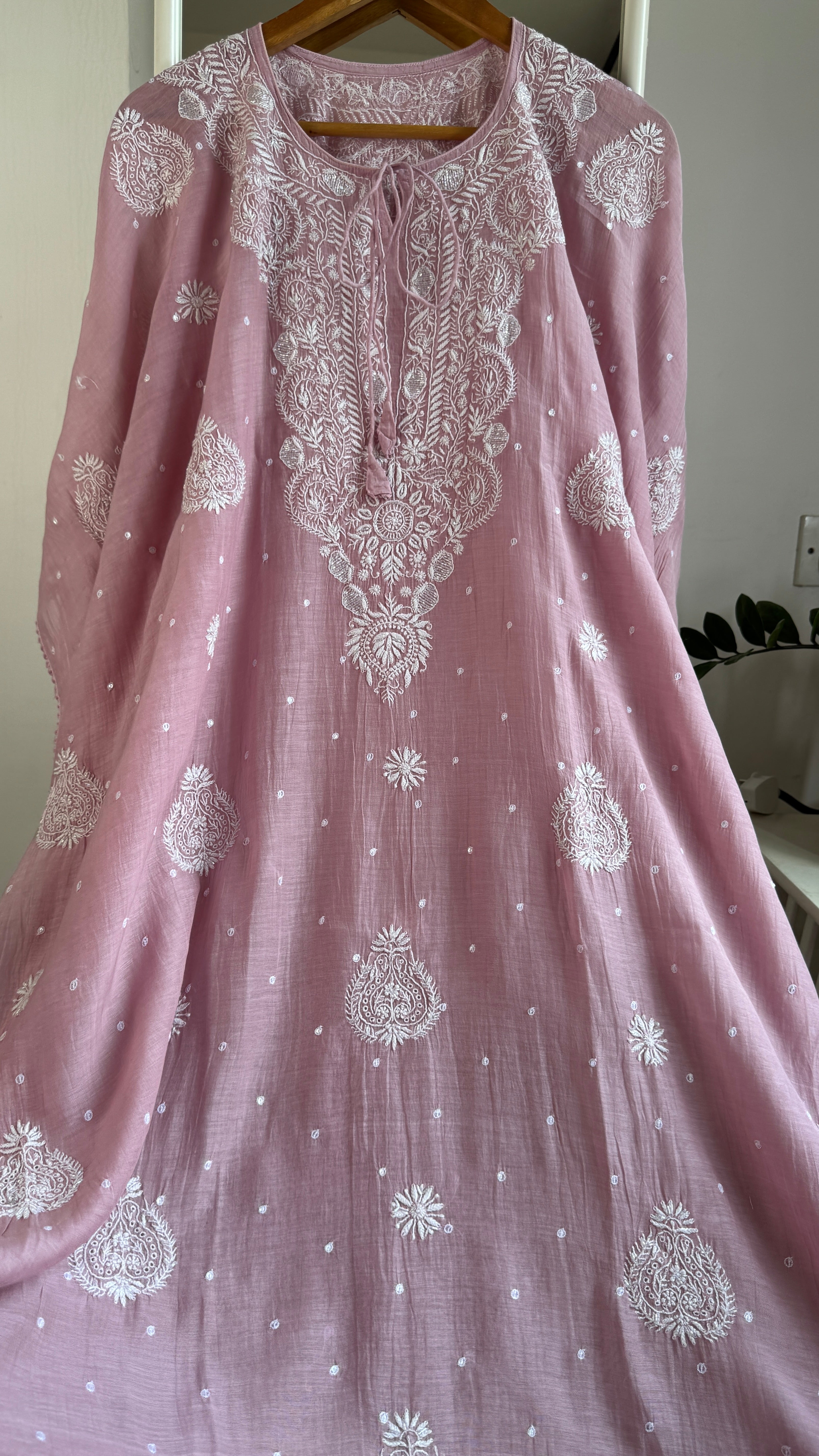 Mul Chanderi Chikankari Kaftan - Mauve