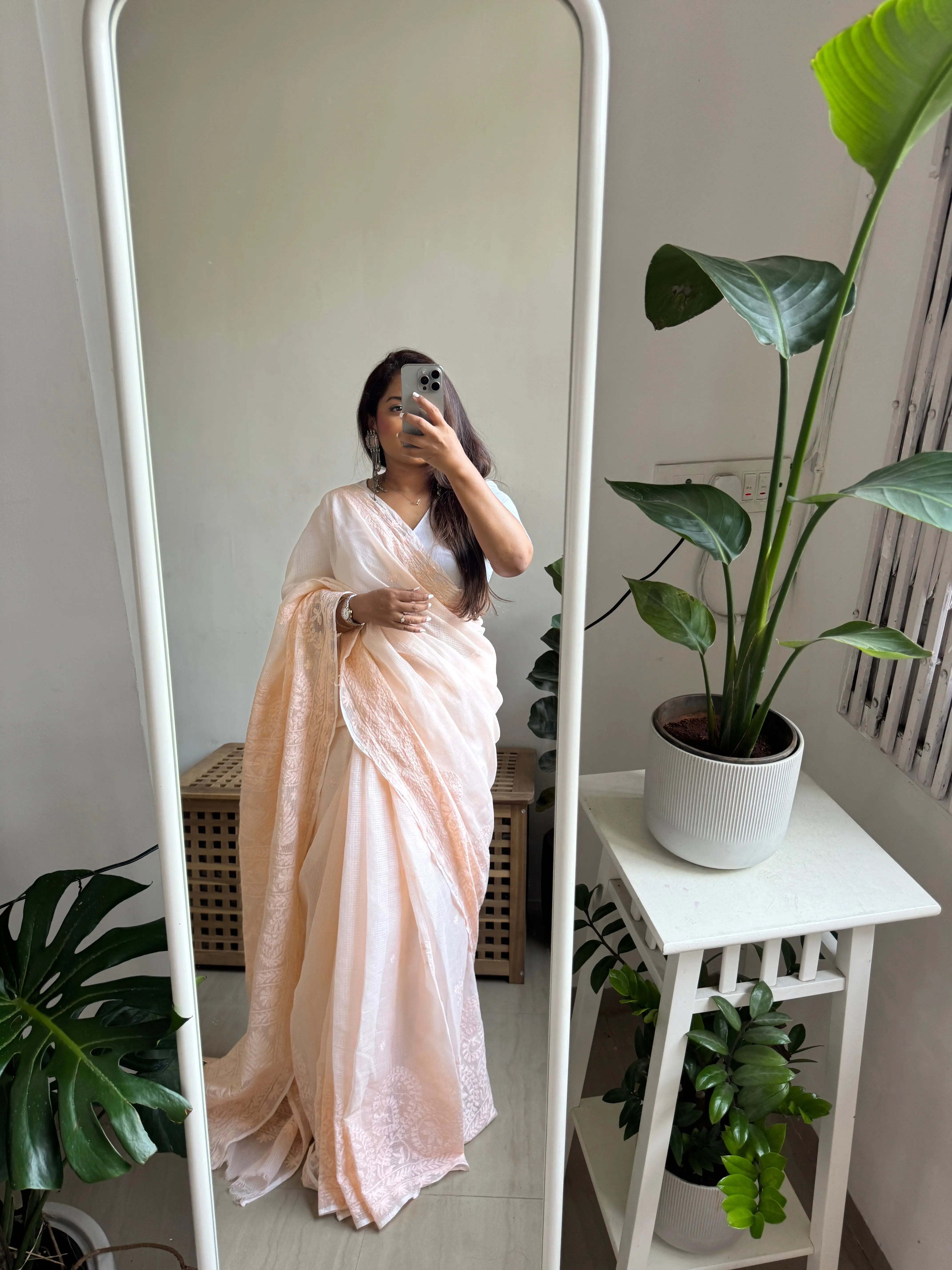 Kota Chikankari saree in Cream ARIAA CHIKANKARI