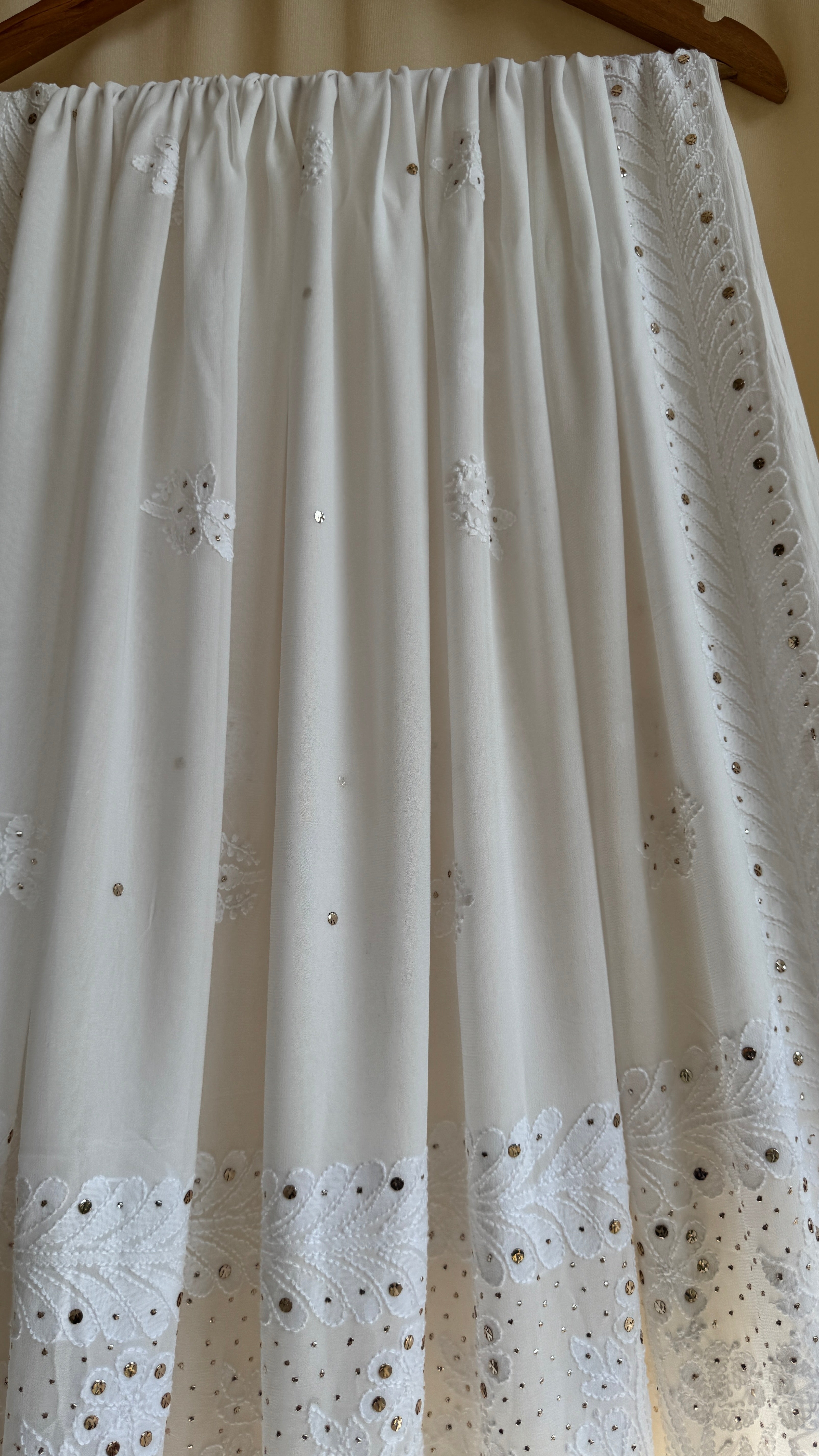 Viscose White Chikankari saree with Mukaish Work