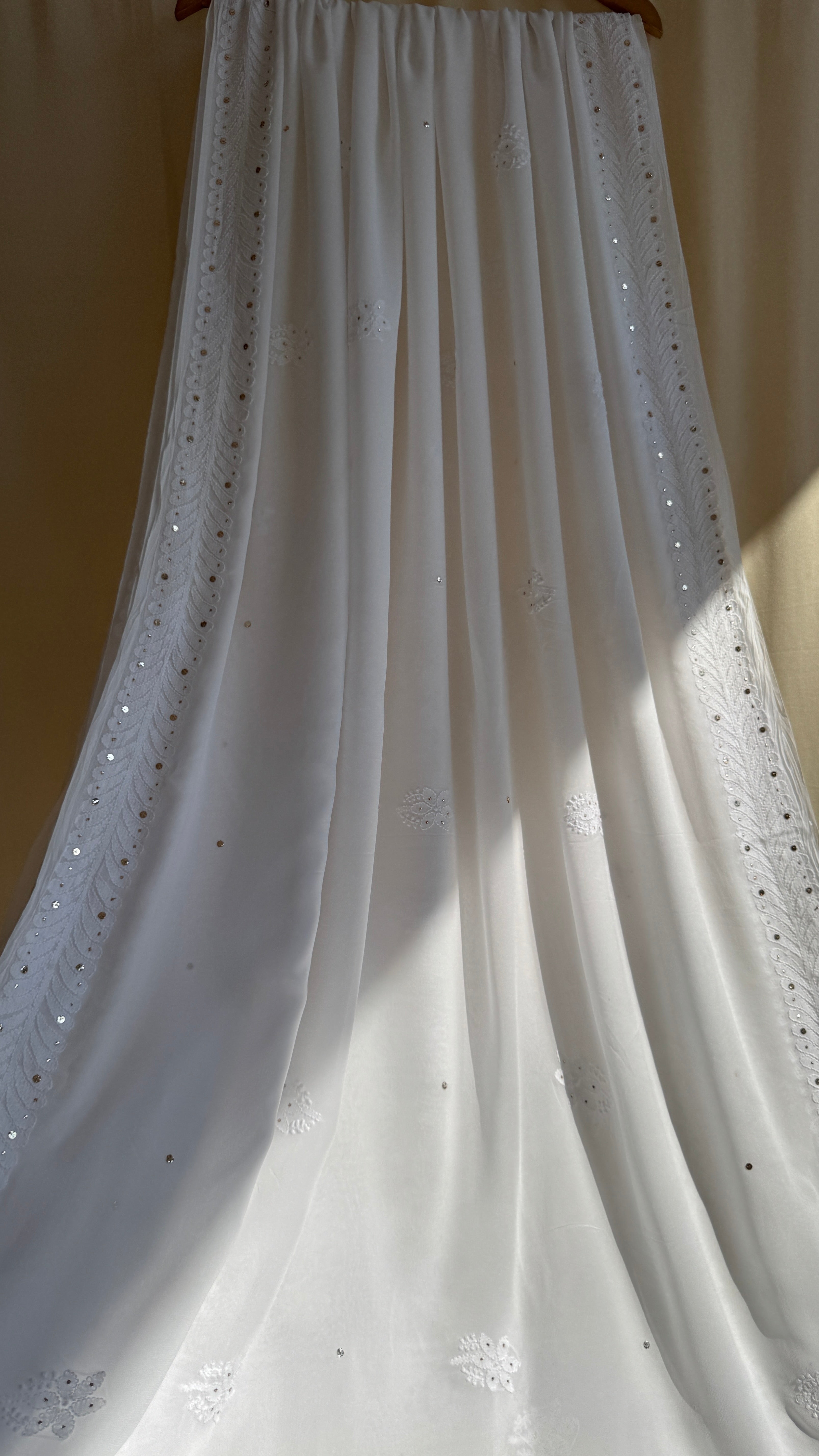 Viscose White Chikankari saree with Mukaish Work