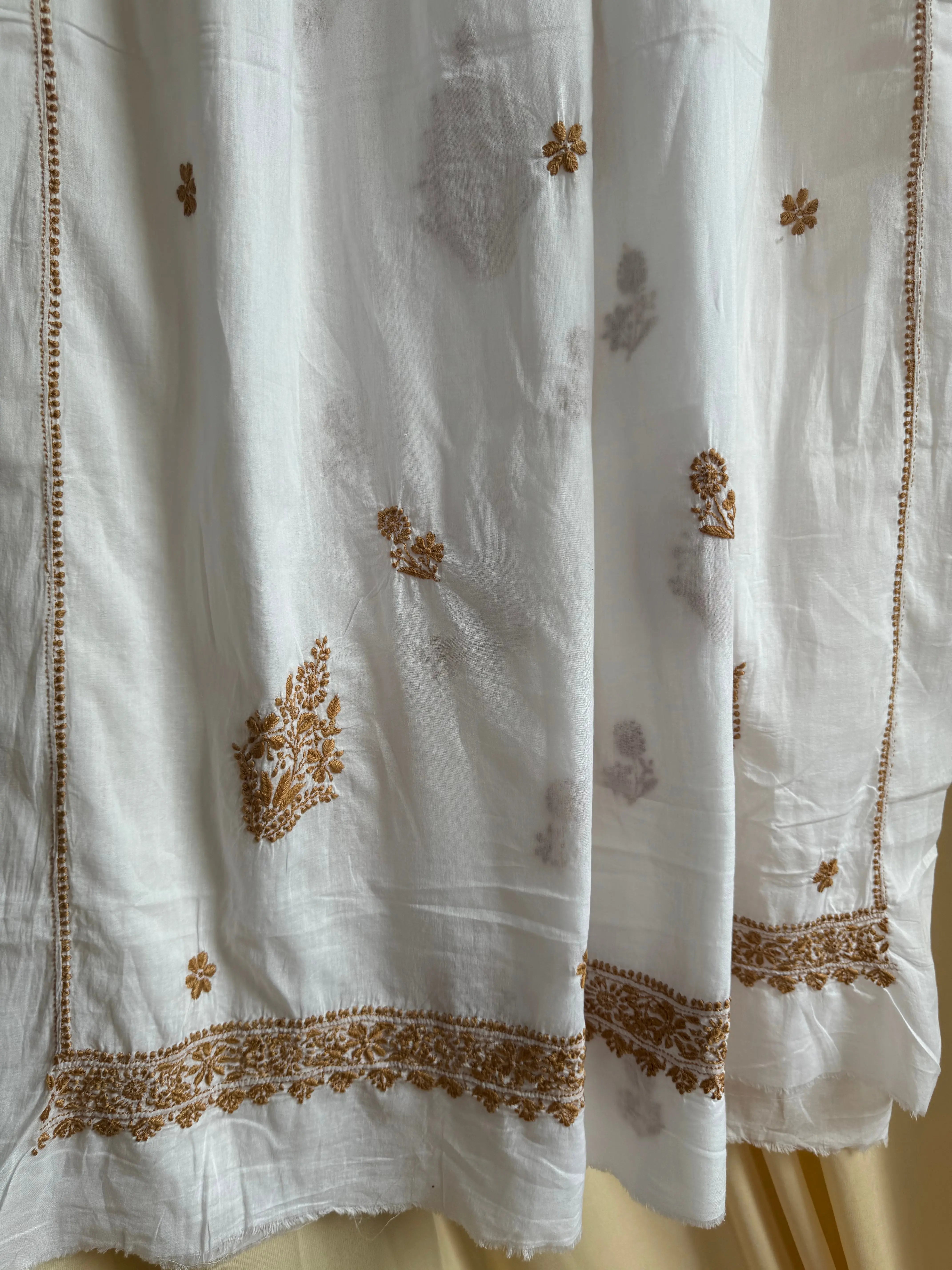 Mul cotton -Unstitched set - Kurti with Dupatta - ARIAA CHIKANKARI ARIAA CHIKANKARI