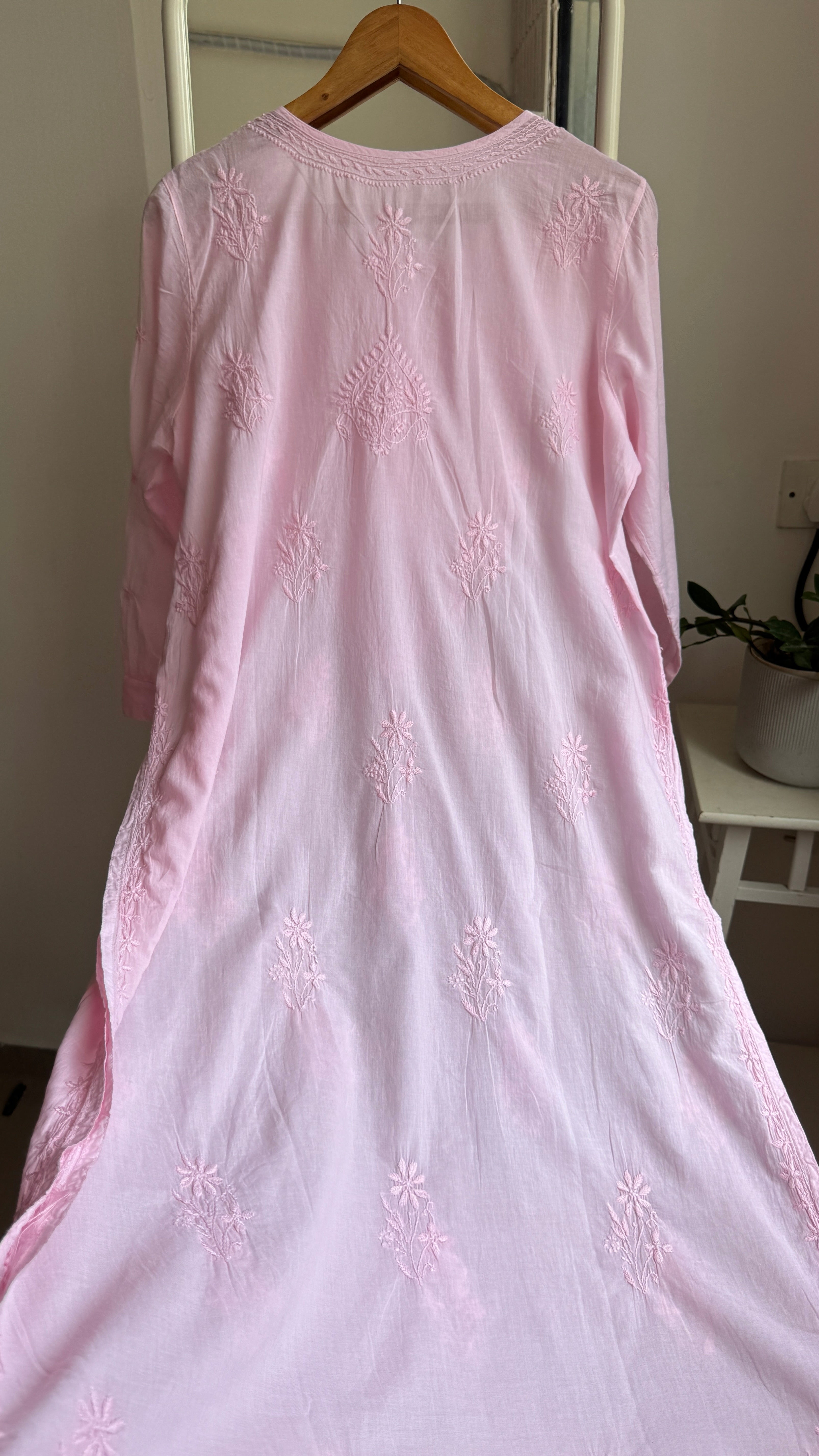 Mul Cotton Peach Chikankari Kurti - Baby pink