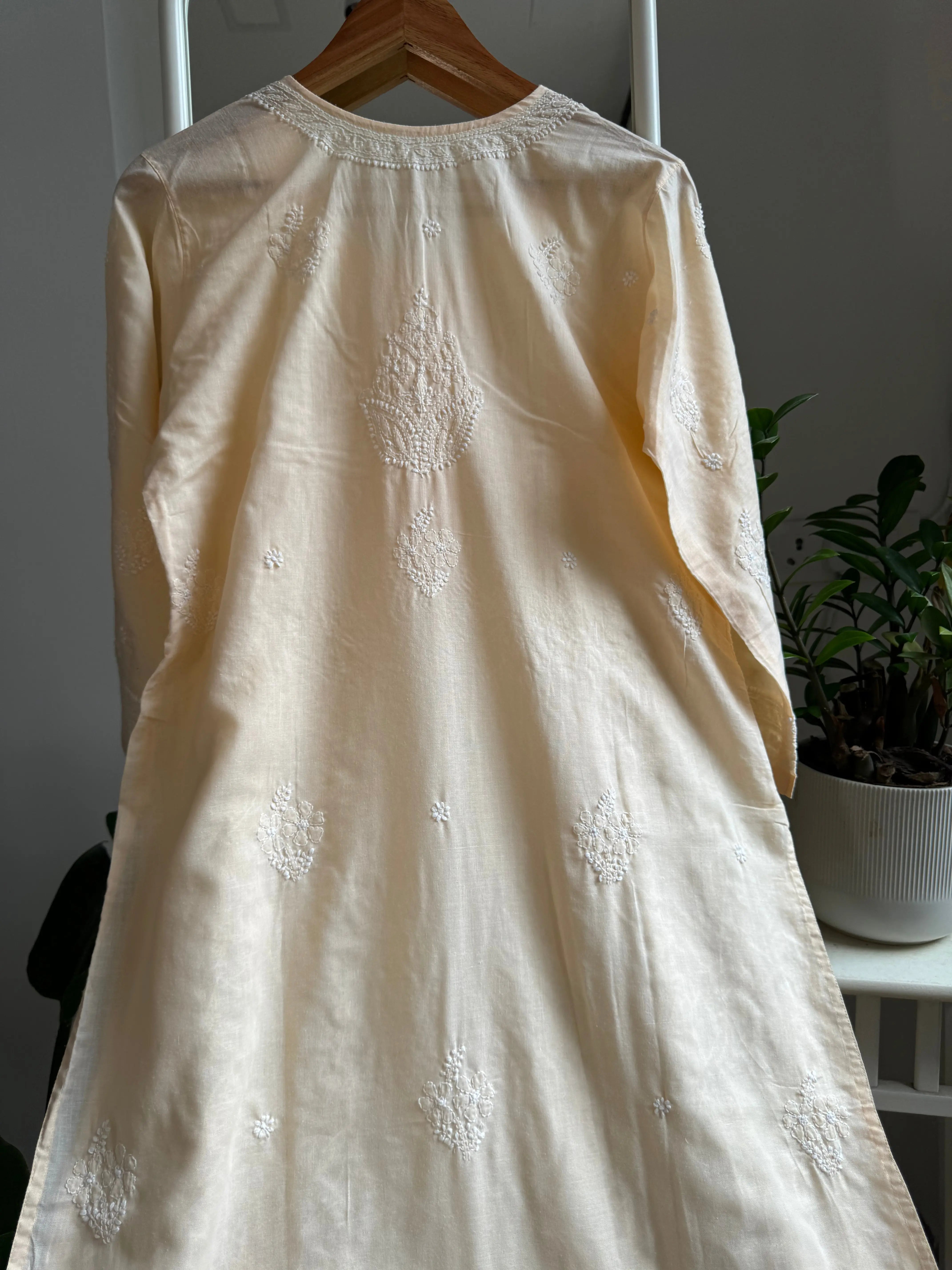 Cotton Chikankari Kurti - Peach -white thread work ARIAA CHIKANKARI