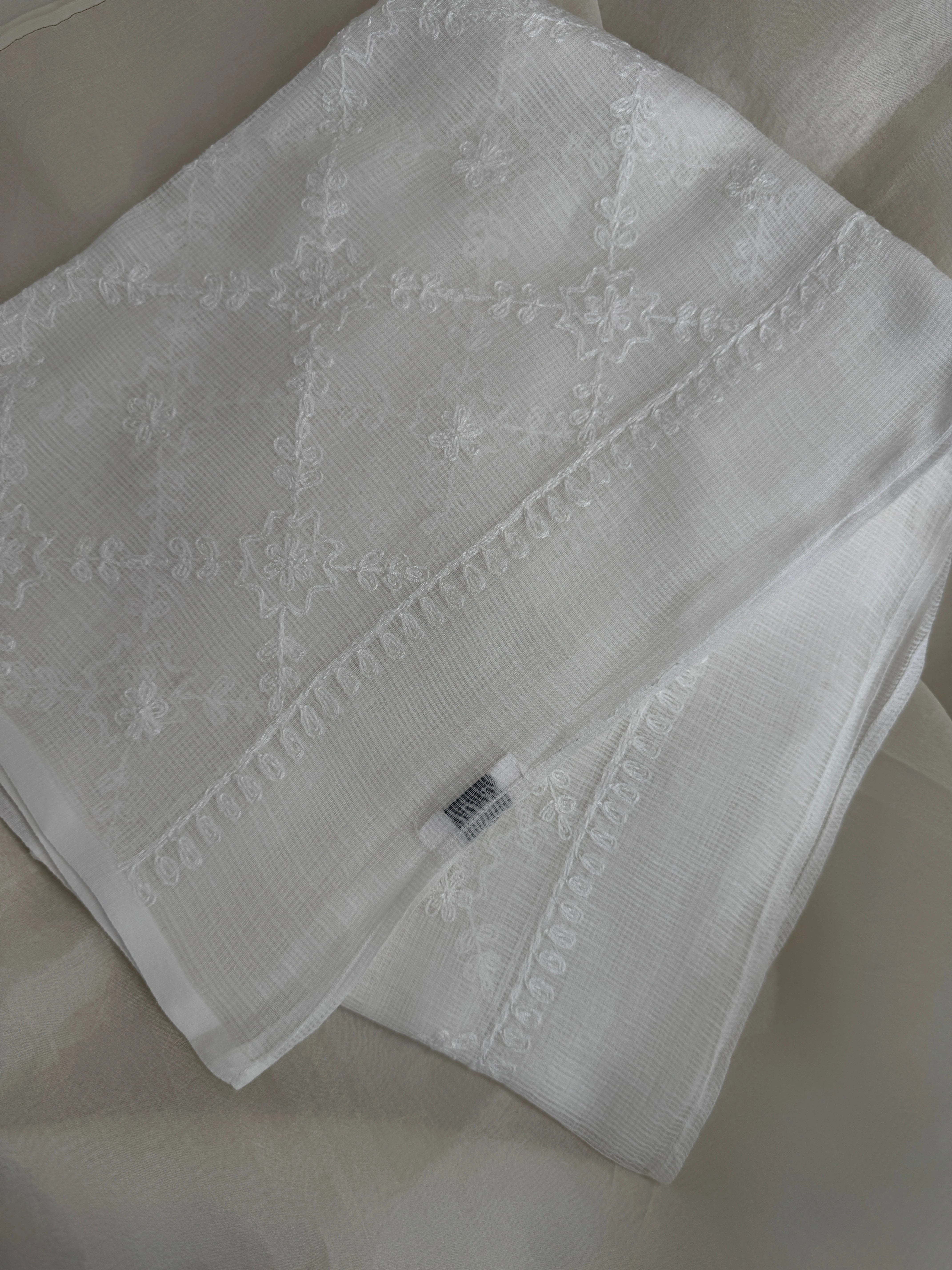 Dupatta - ARIAA CHIKANKARI