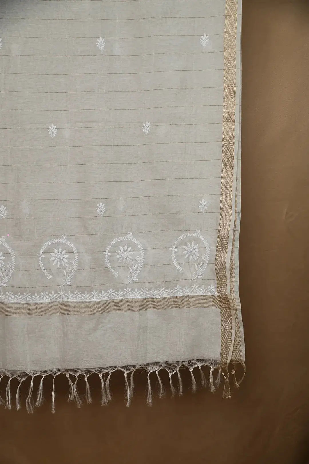 Chanderi Dupatta with Chikankari - Lucknawi Chikankari