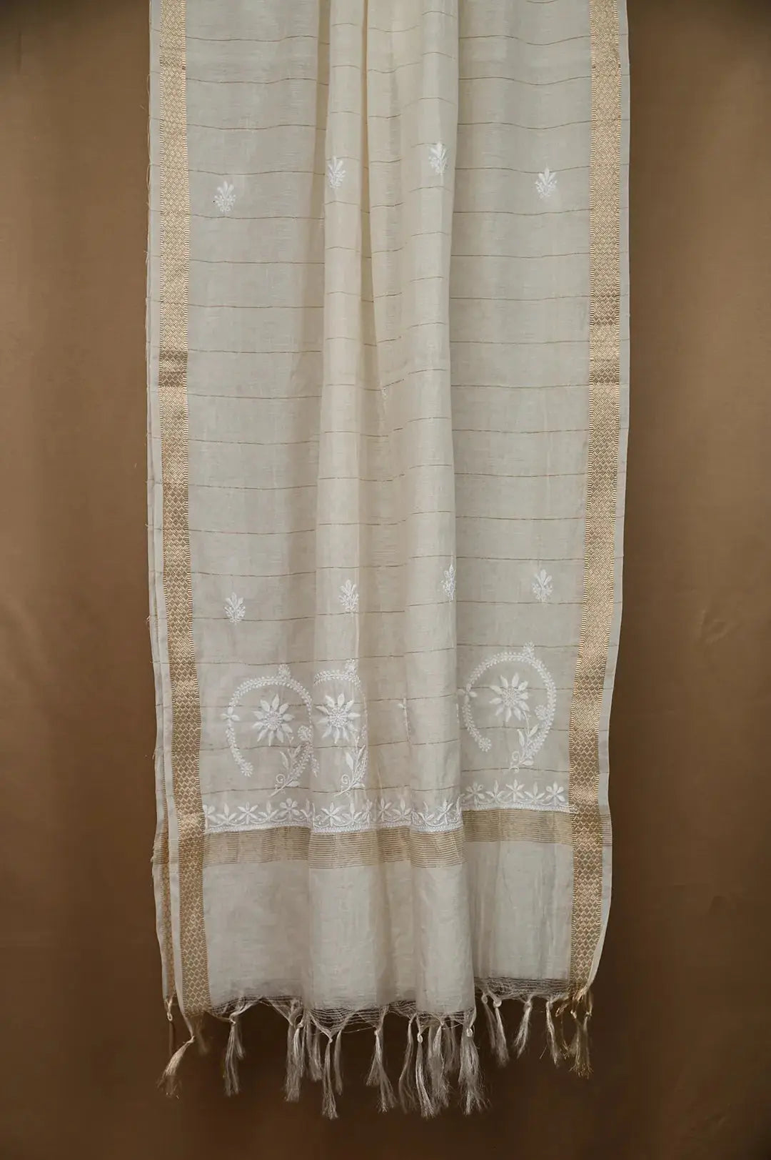 Chanderi Dupatta with Chikankari - Lucknawi Chikankari