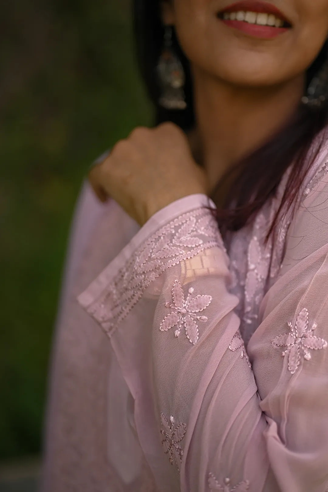 Chikankari Artistry: Authentic Lucknawi Craftsmanship