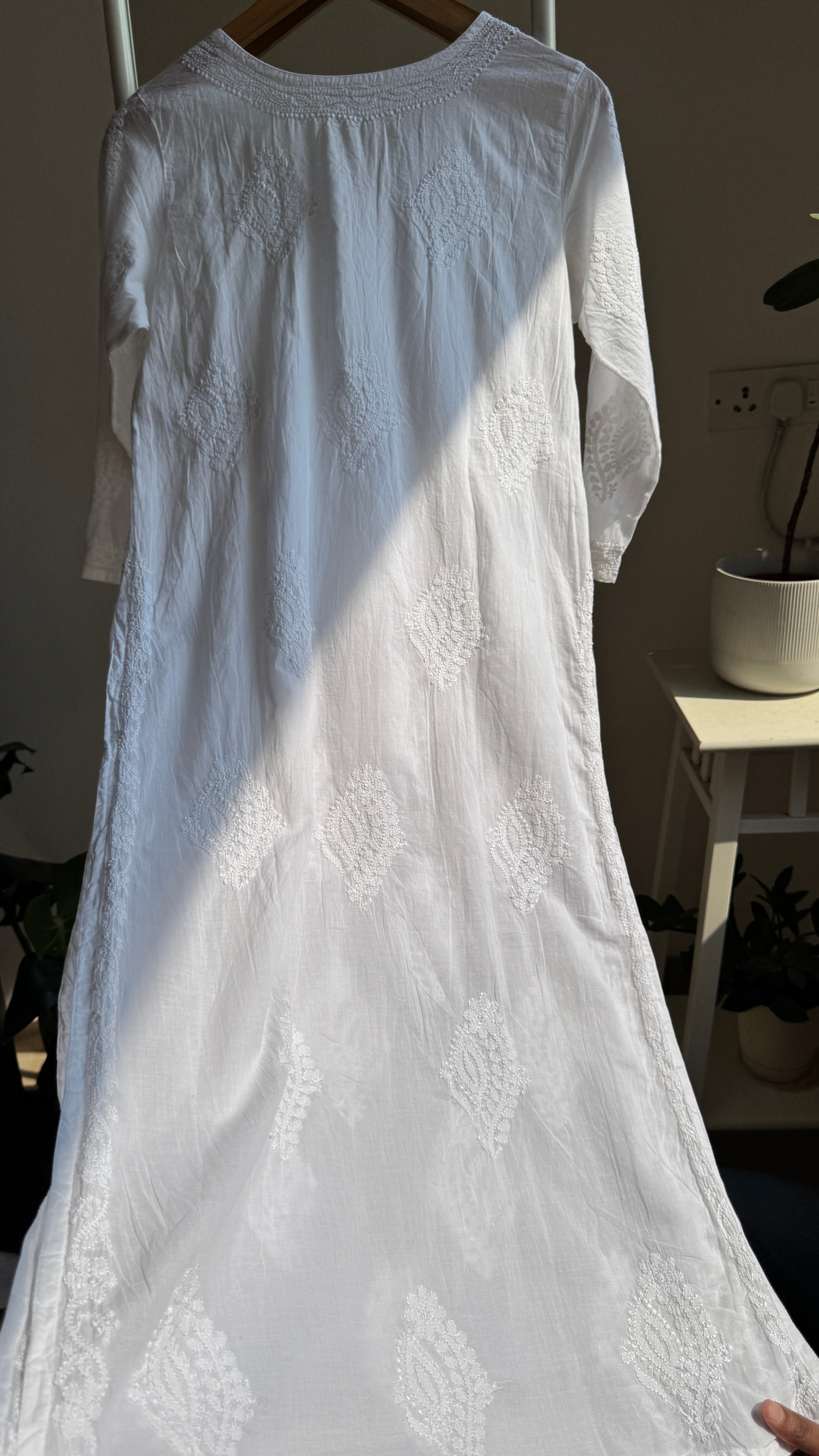 Mul Cotton White Chikankari Kurti - Saaz Collection