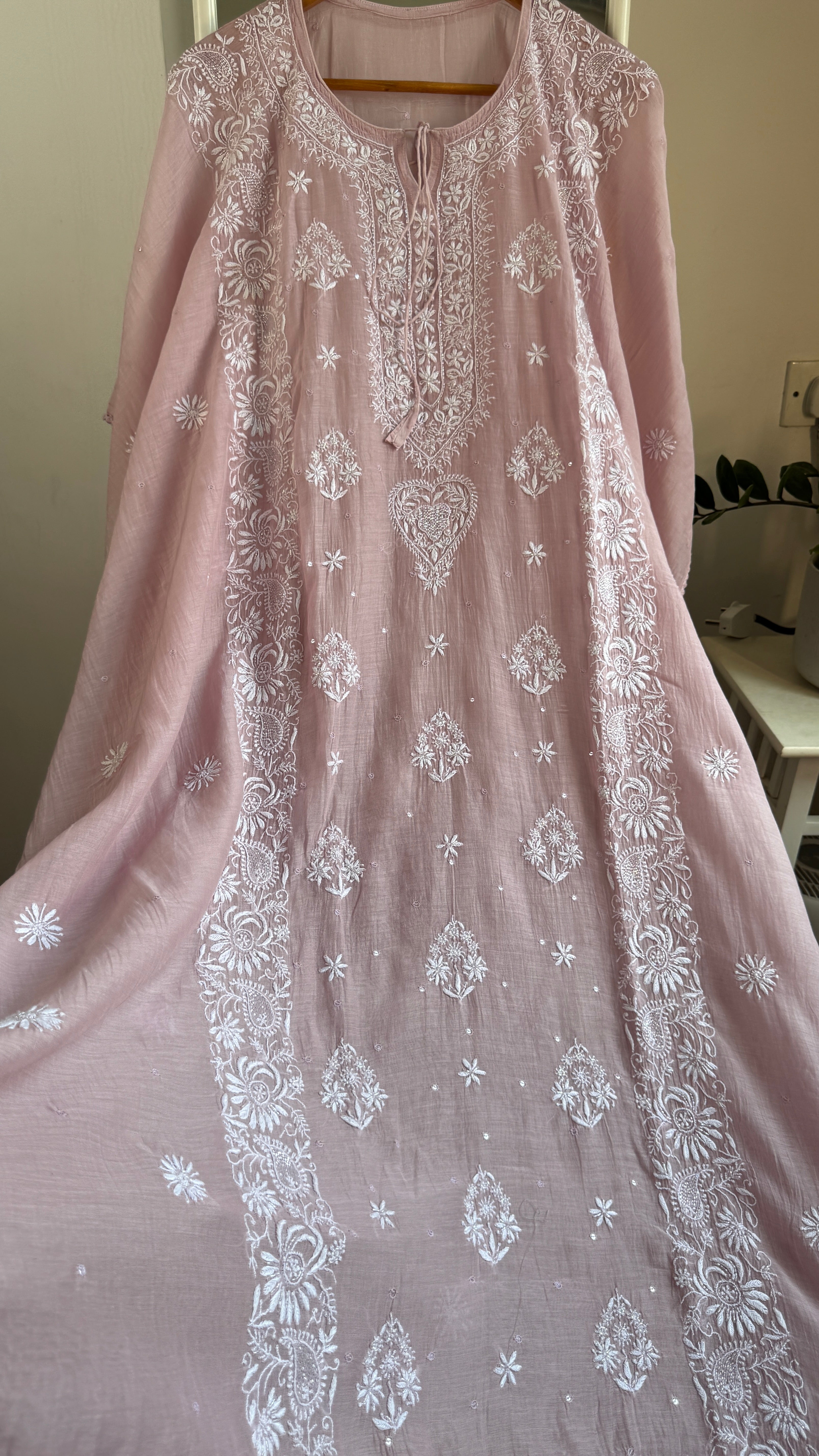 Mul Chanderi Chikankari Kaftan - Mauve