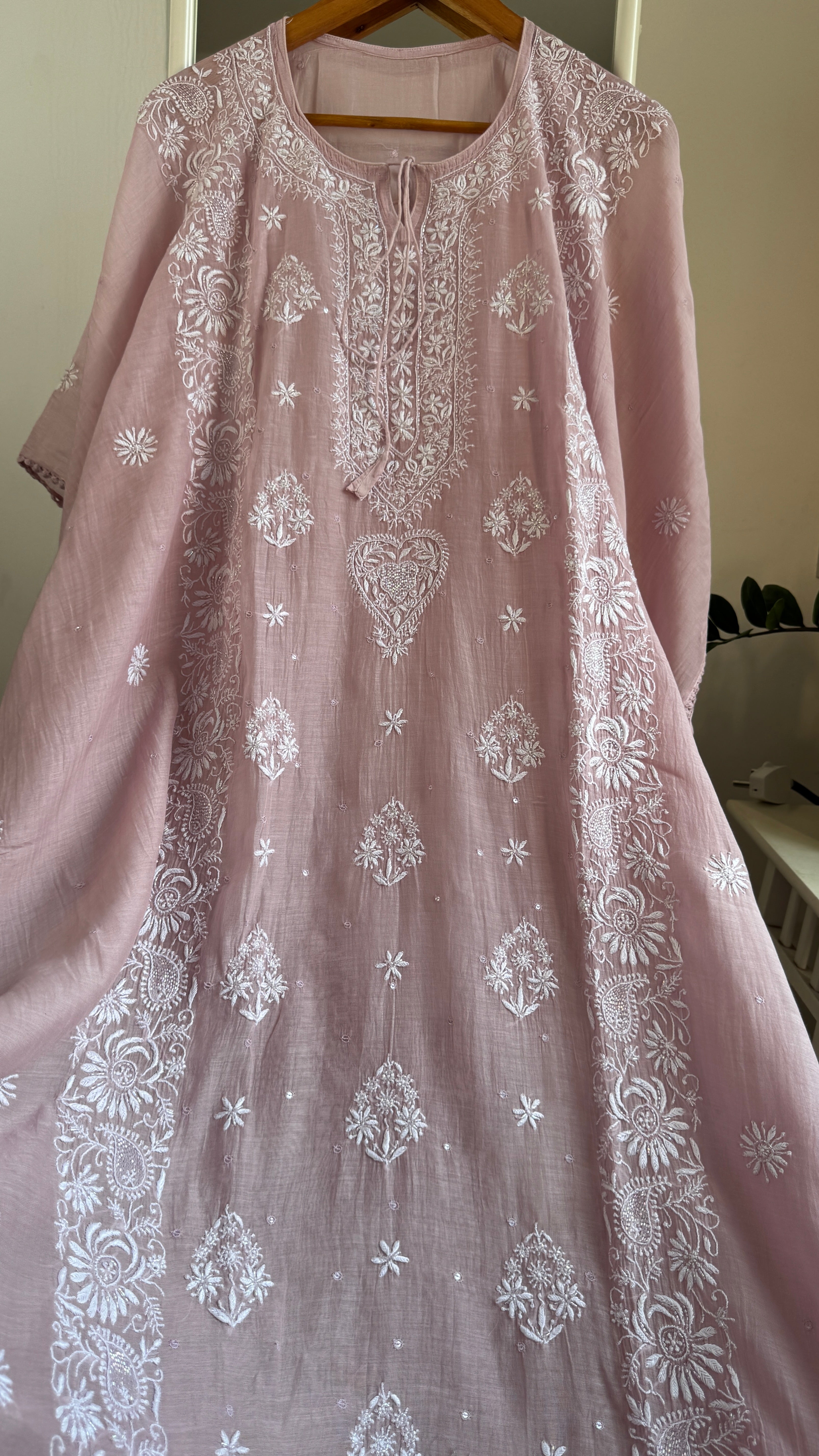 Mul Chanderi Chikankari Kaftan - Mauve