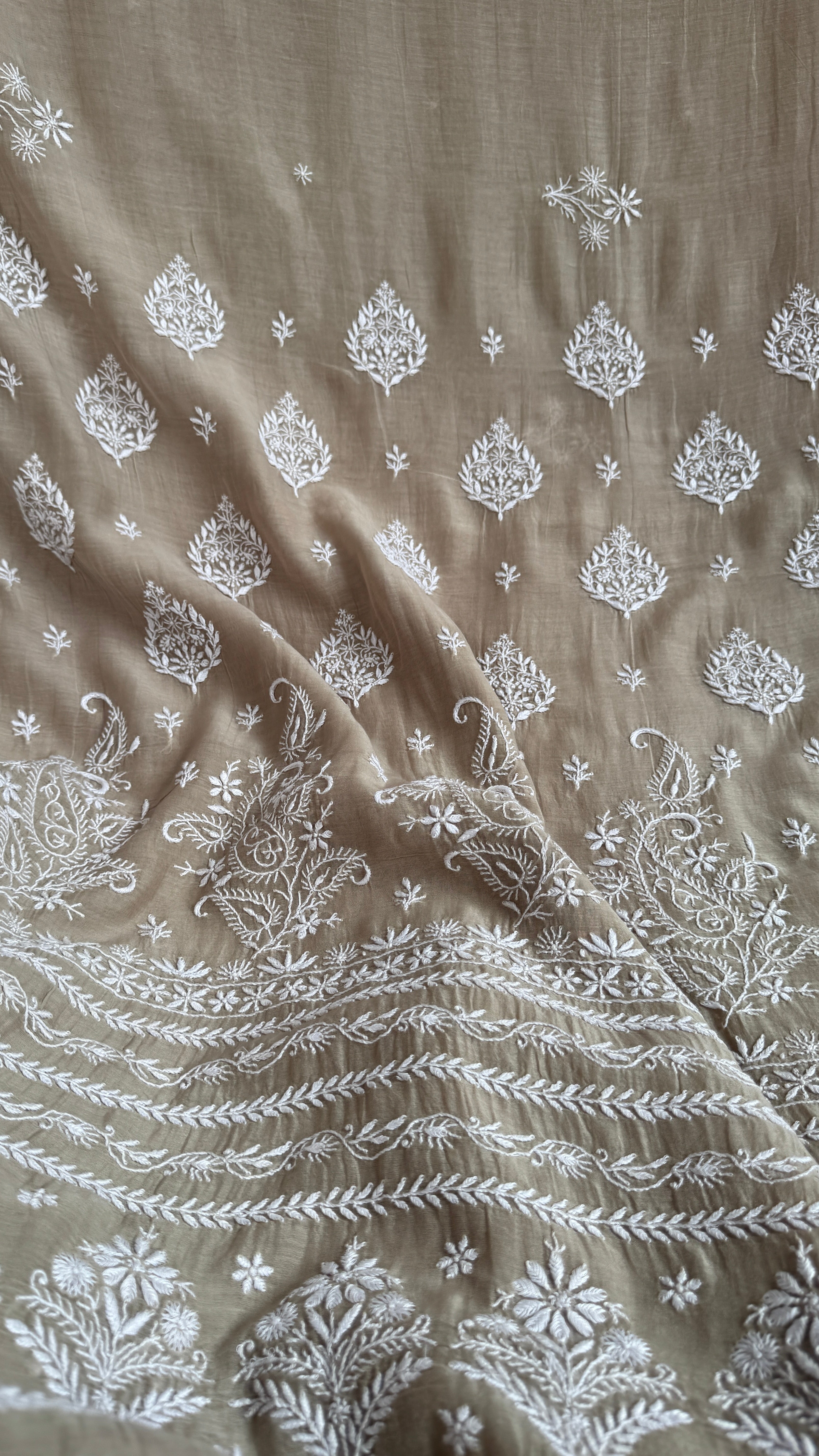 Pure Mul Chanderi Chikankari saree in Pastel Grey Beige