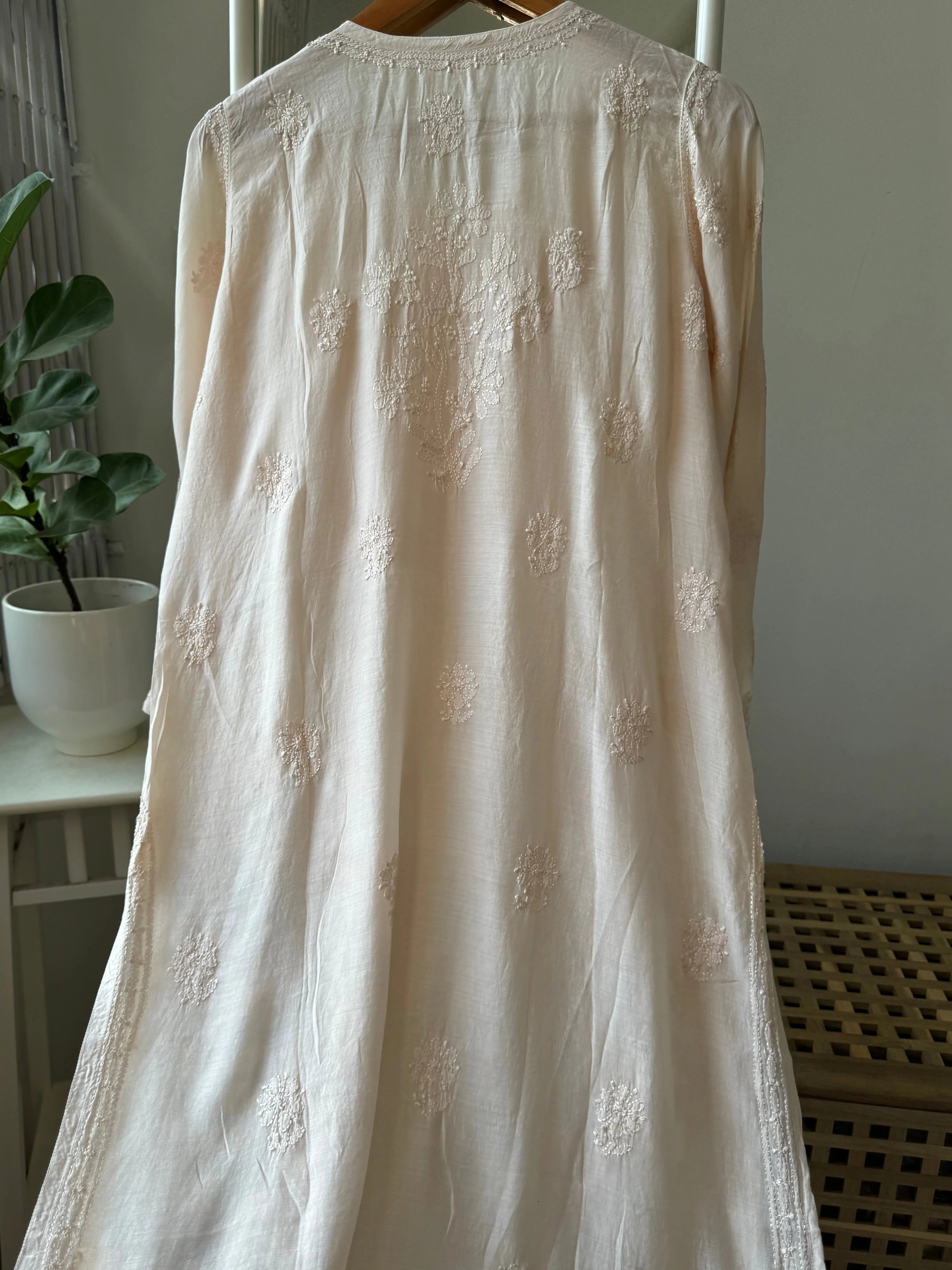 Muslin Chikankari Kurti - Cream White ARIAA CHIKANKARI 