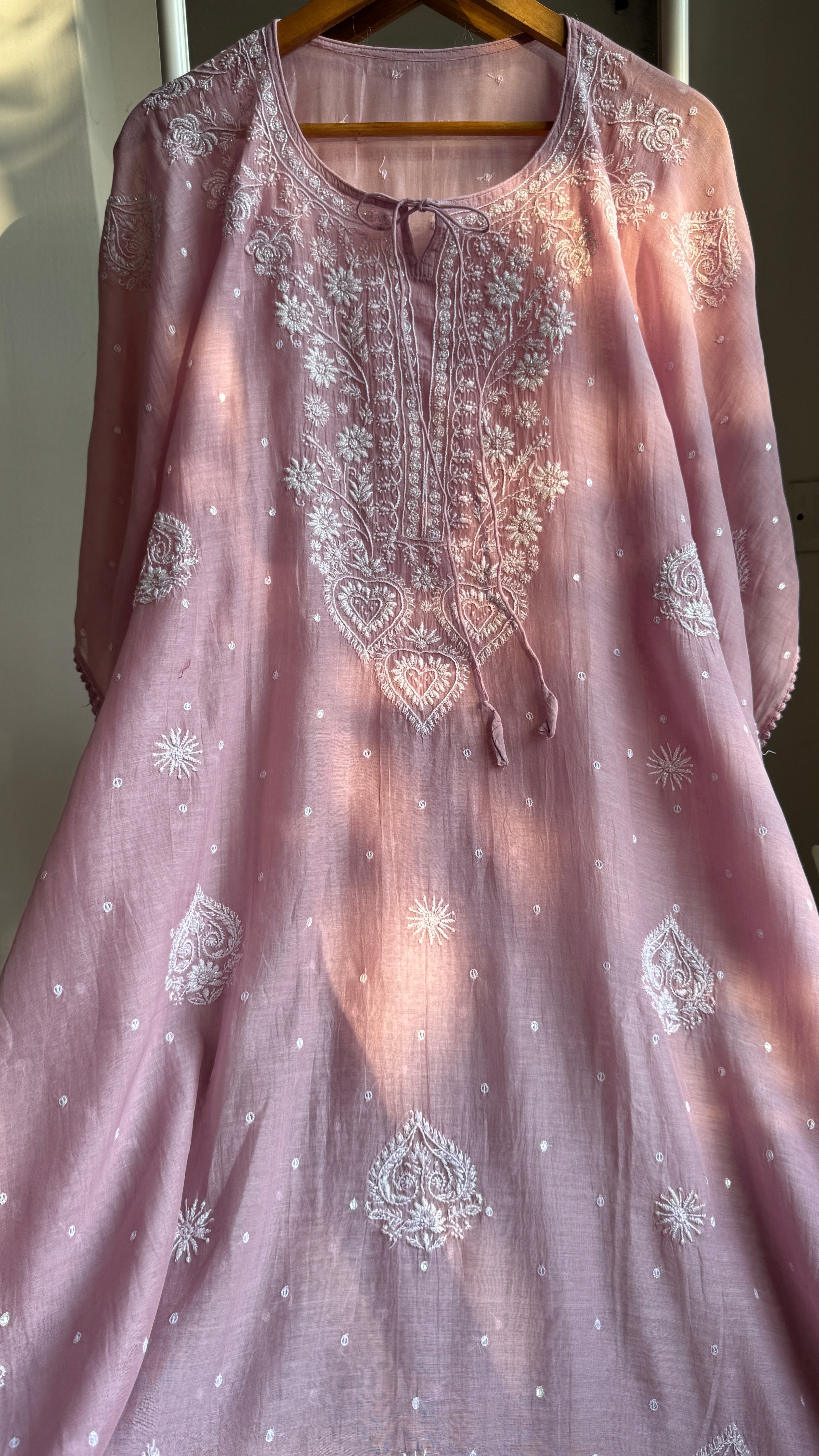 Mul Chanderi Chikankari Kaftan - Mauve