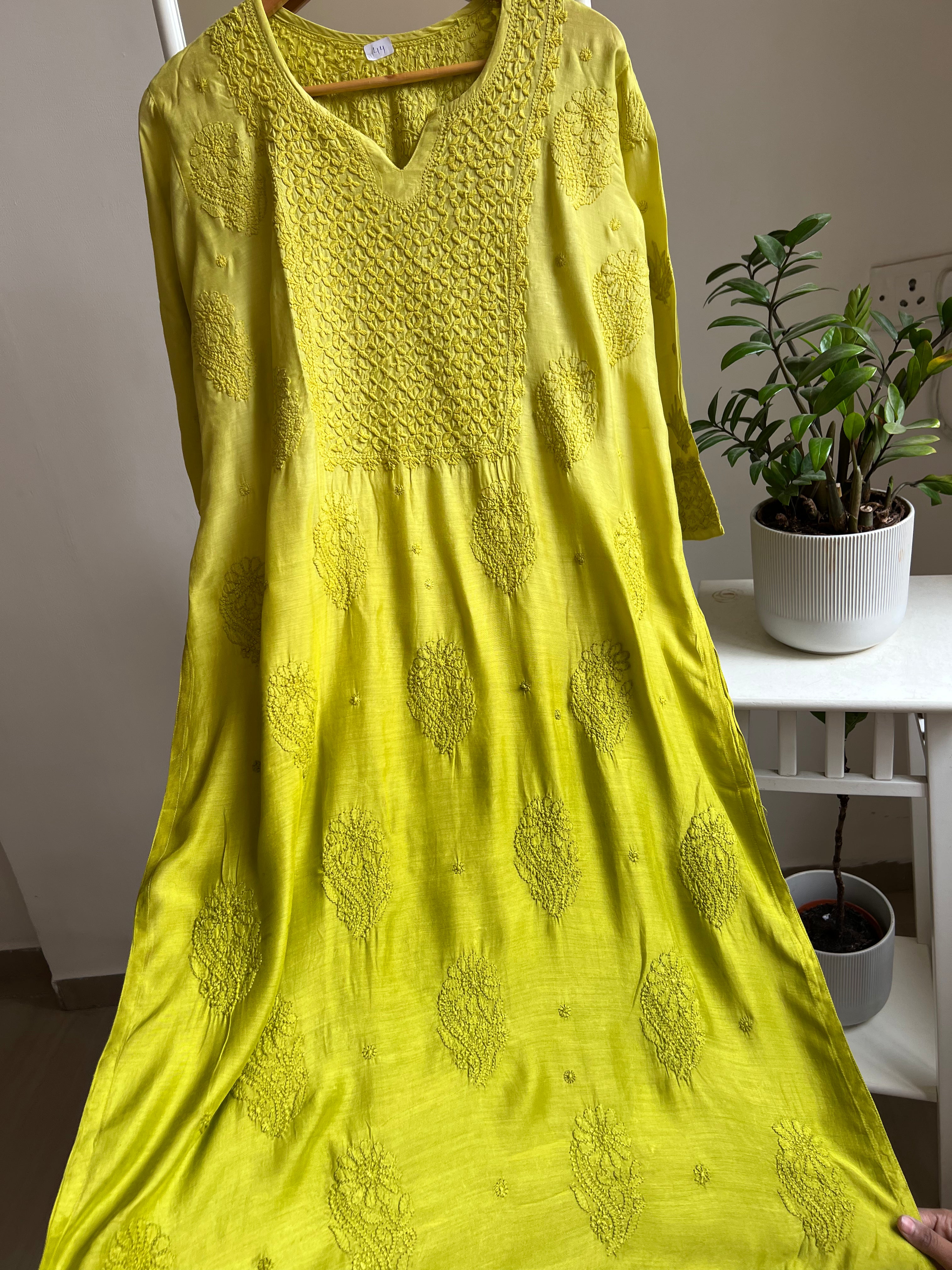 Muslin Chikankari Kurti - Mehndi Green ARIAA CHIKANKARI 
