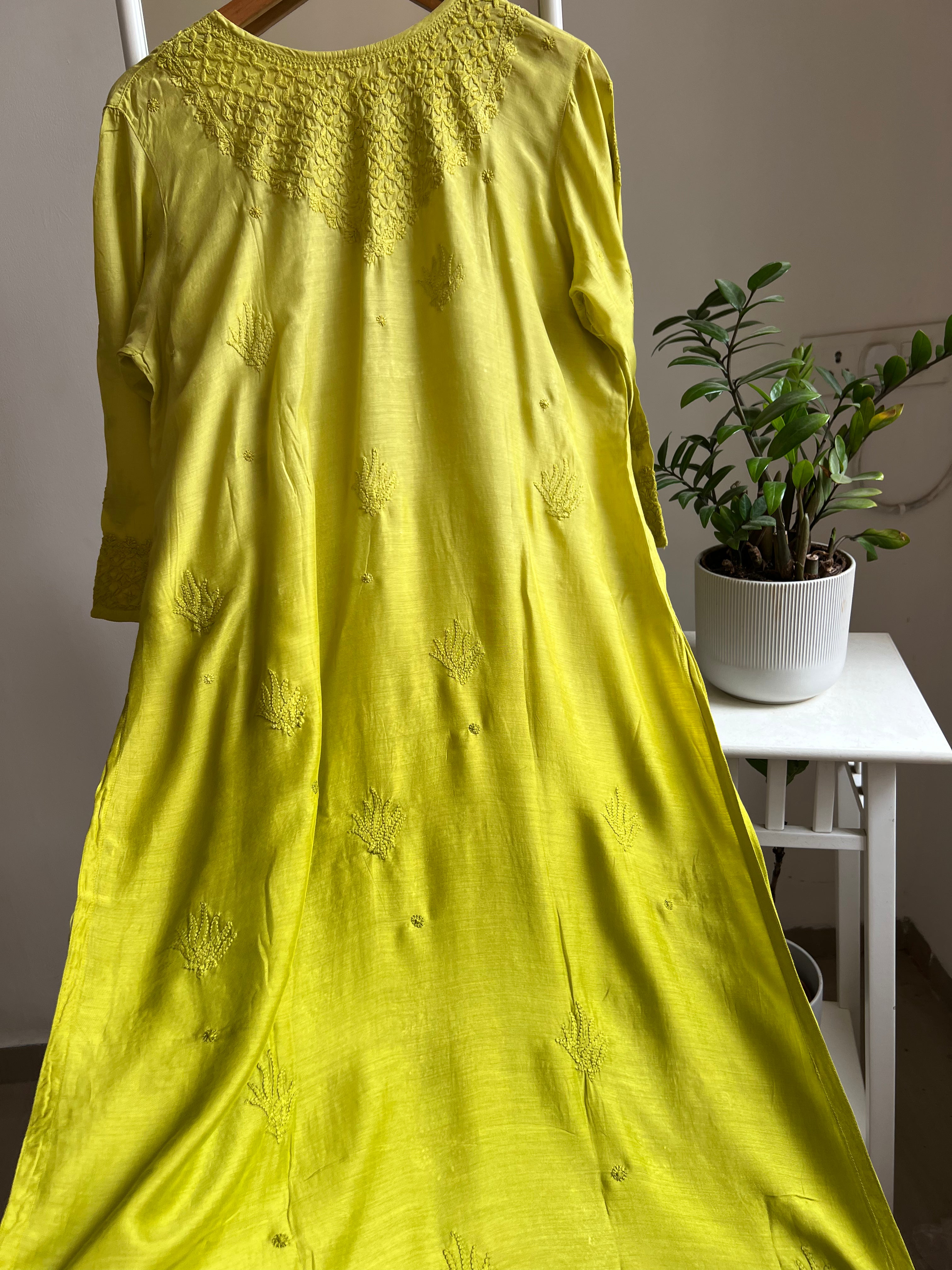 Muslin Chikankari Kurti - Mehndi Green ARIAA CHIKANKARI 