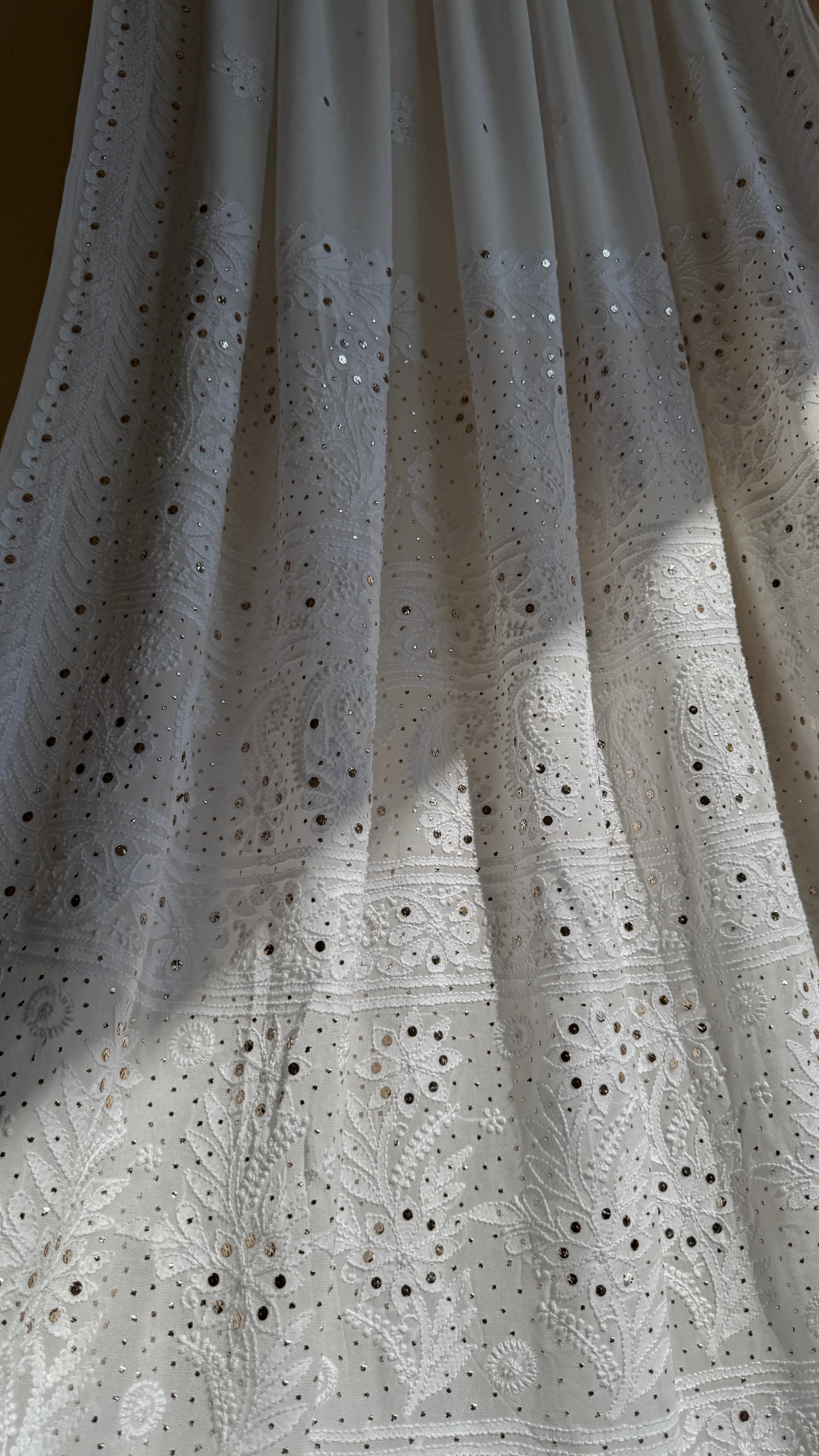 Viscose White Chikankari saree with Mukaish Work