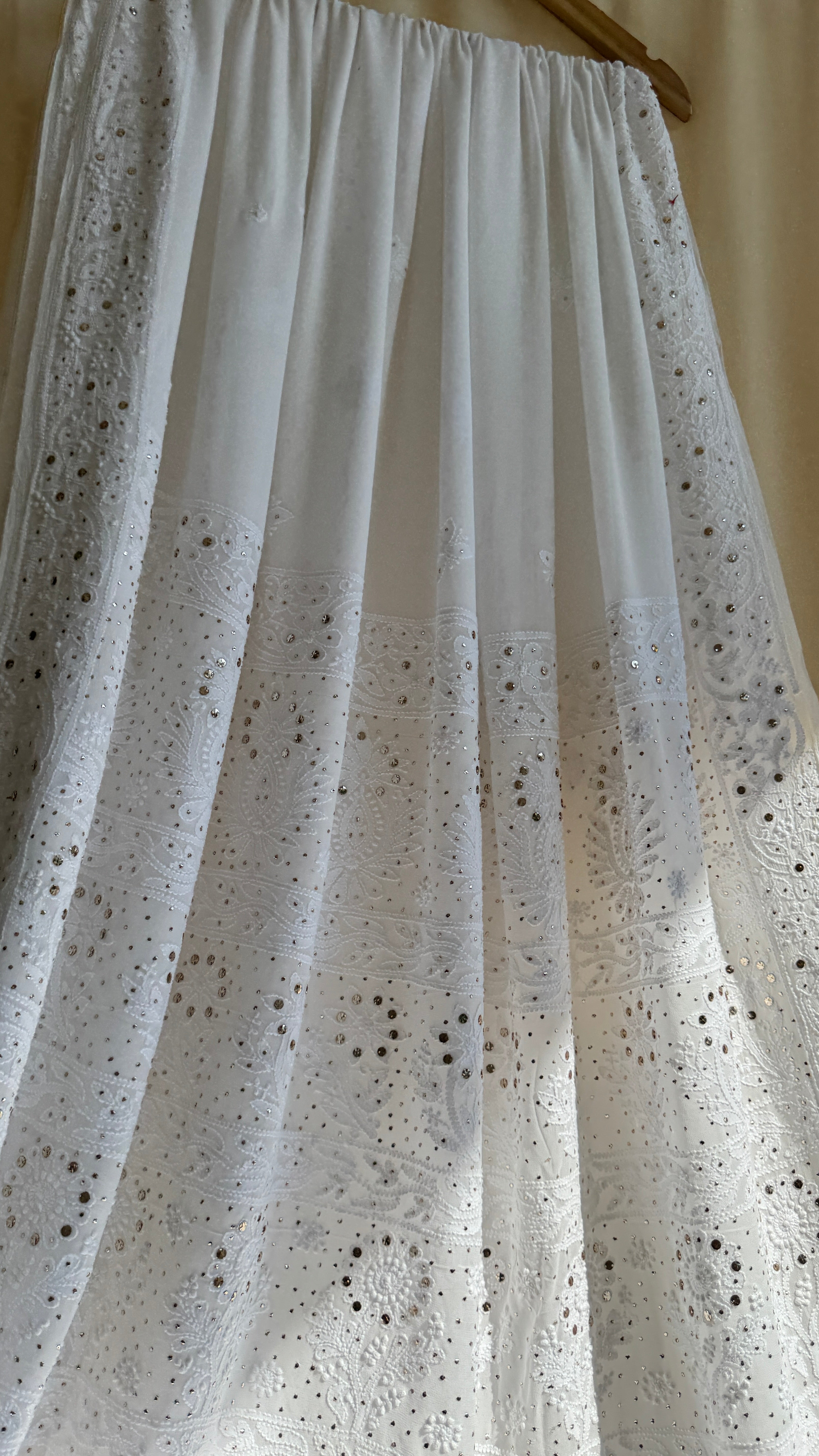 Viscose White Chikankari saree with Mukaish Work
