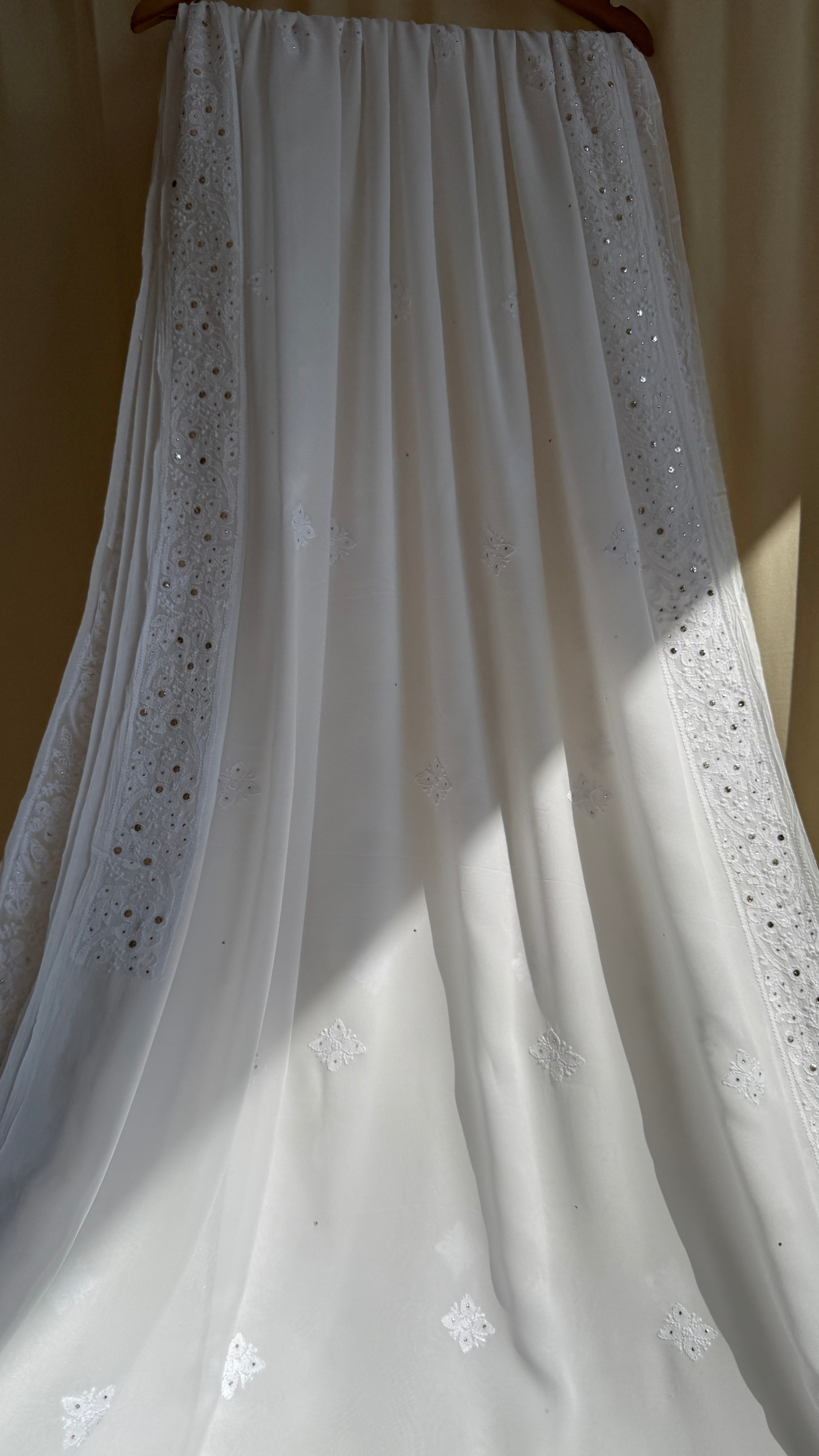 Viscose White Chikankari saree with Mukaish Work