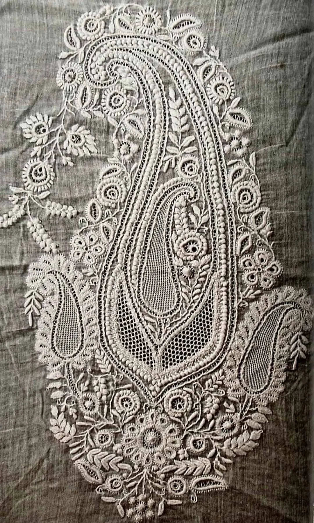 Chikankari Elegance in Lucknawi Style: Handcrafted Beauty