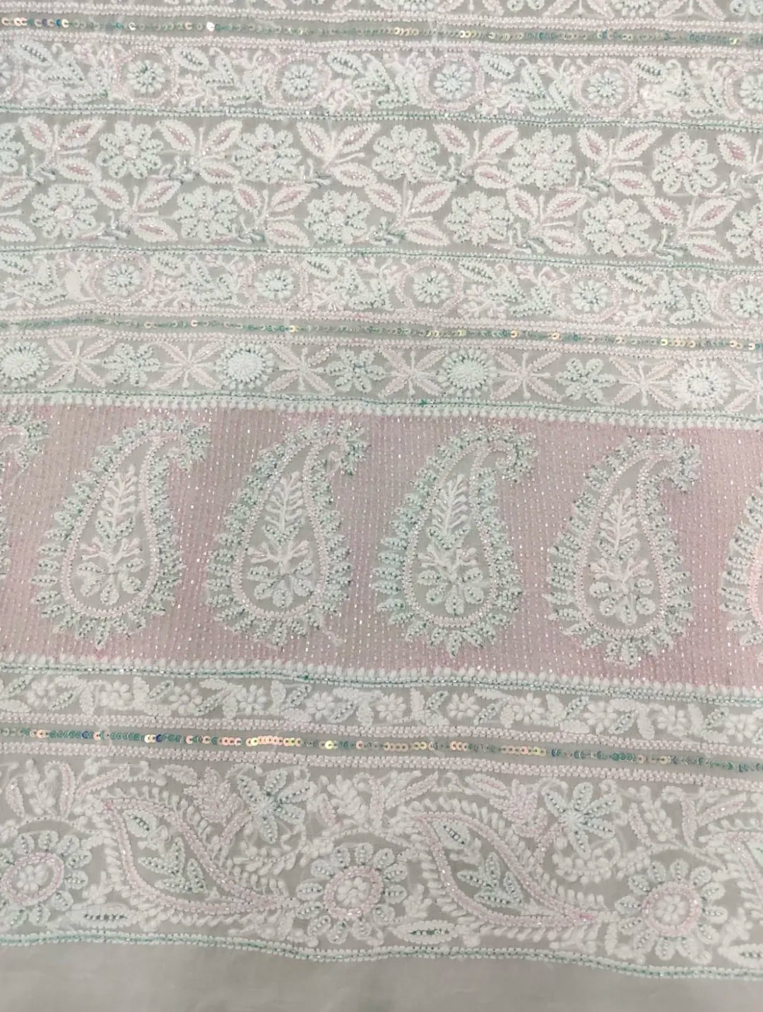 Chikankari Elegance in Lucknawi Style: Handcrafted Beauty