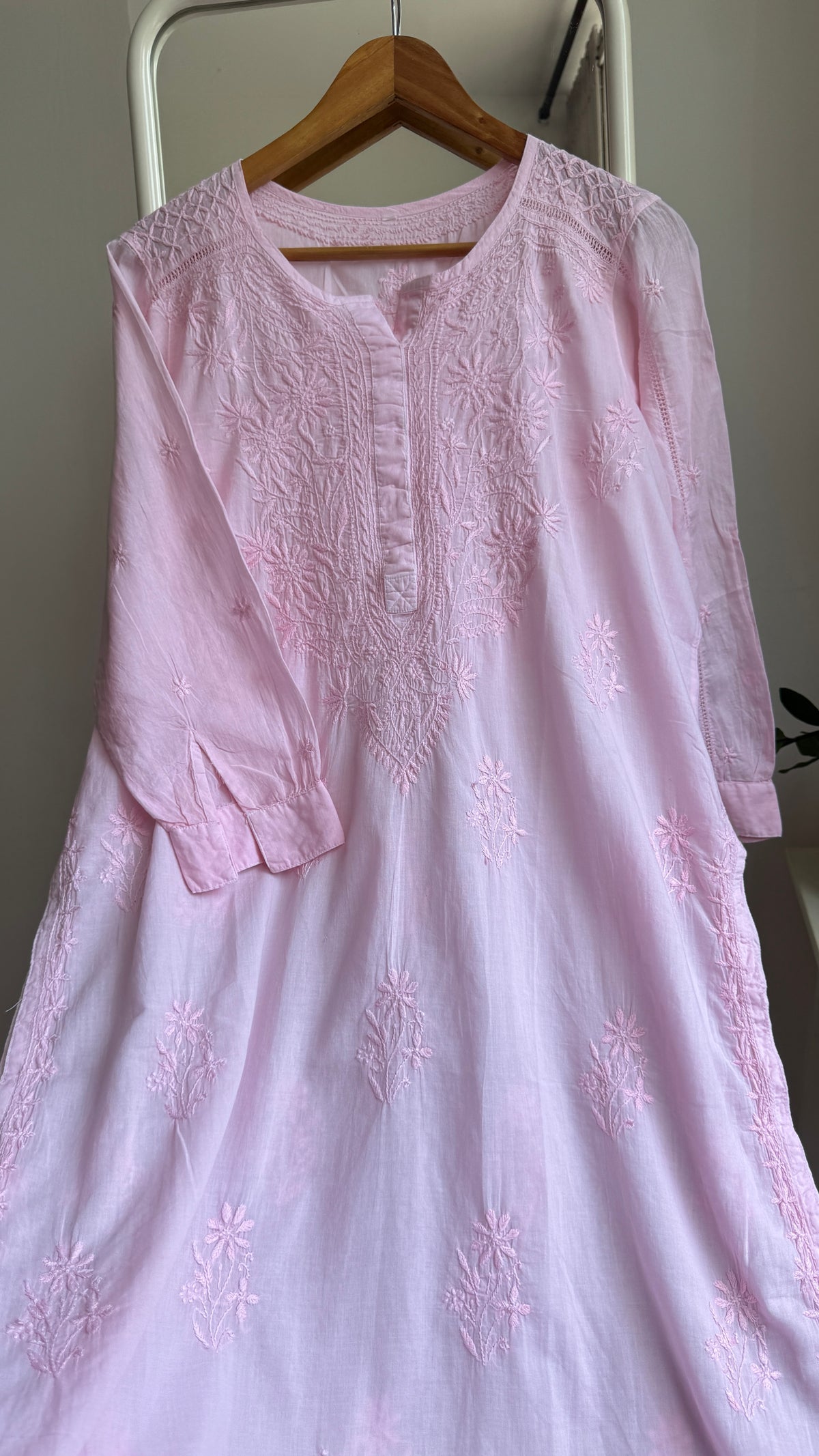 Mul Cotton Peach  Chikankari Kurti - Baby pink