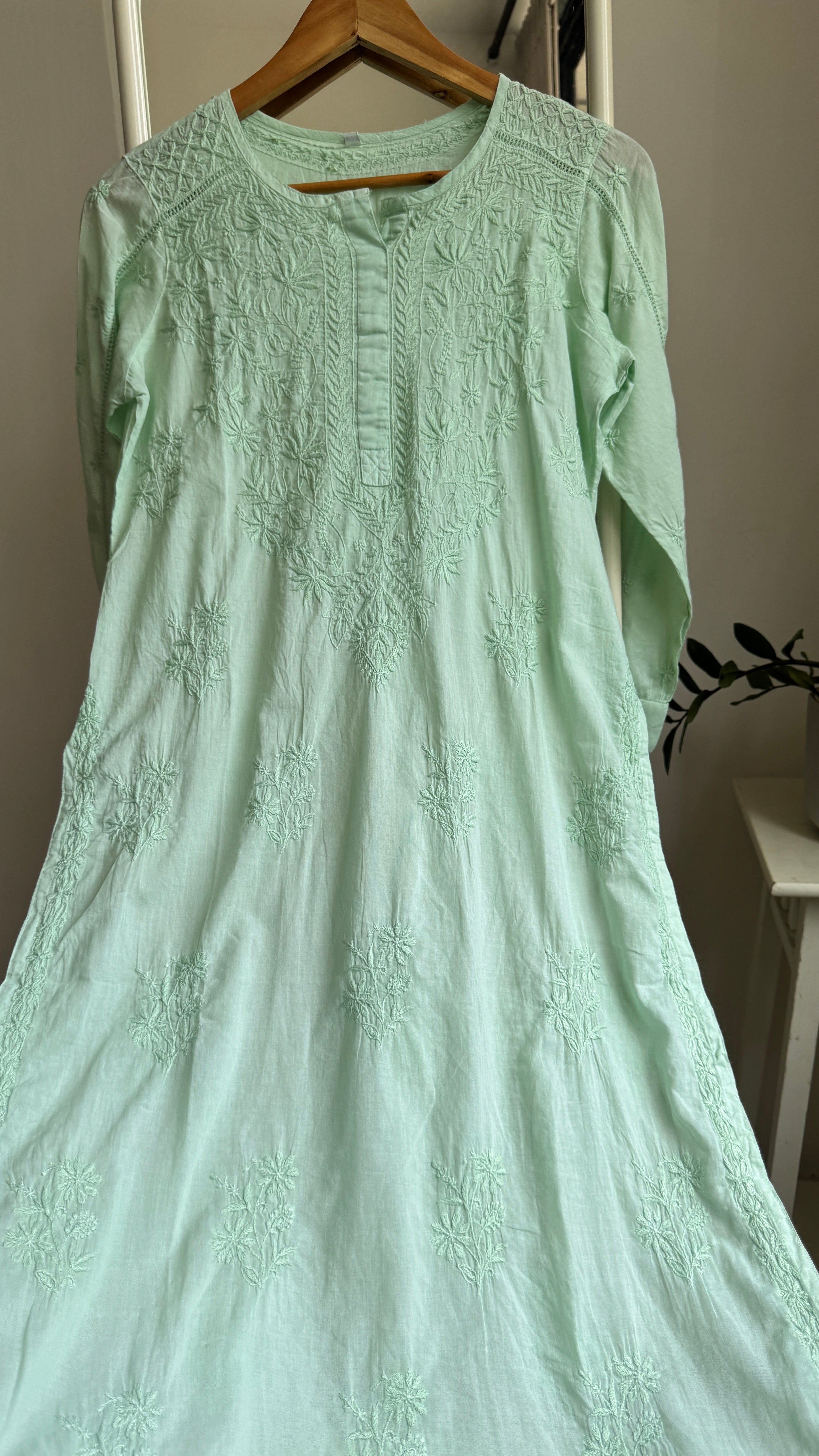 Mul Cotto Green  Chikankari Kurti - Green