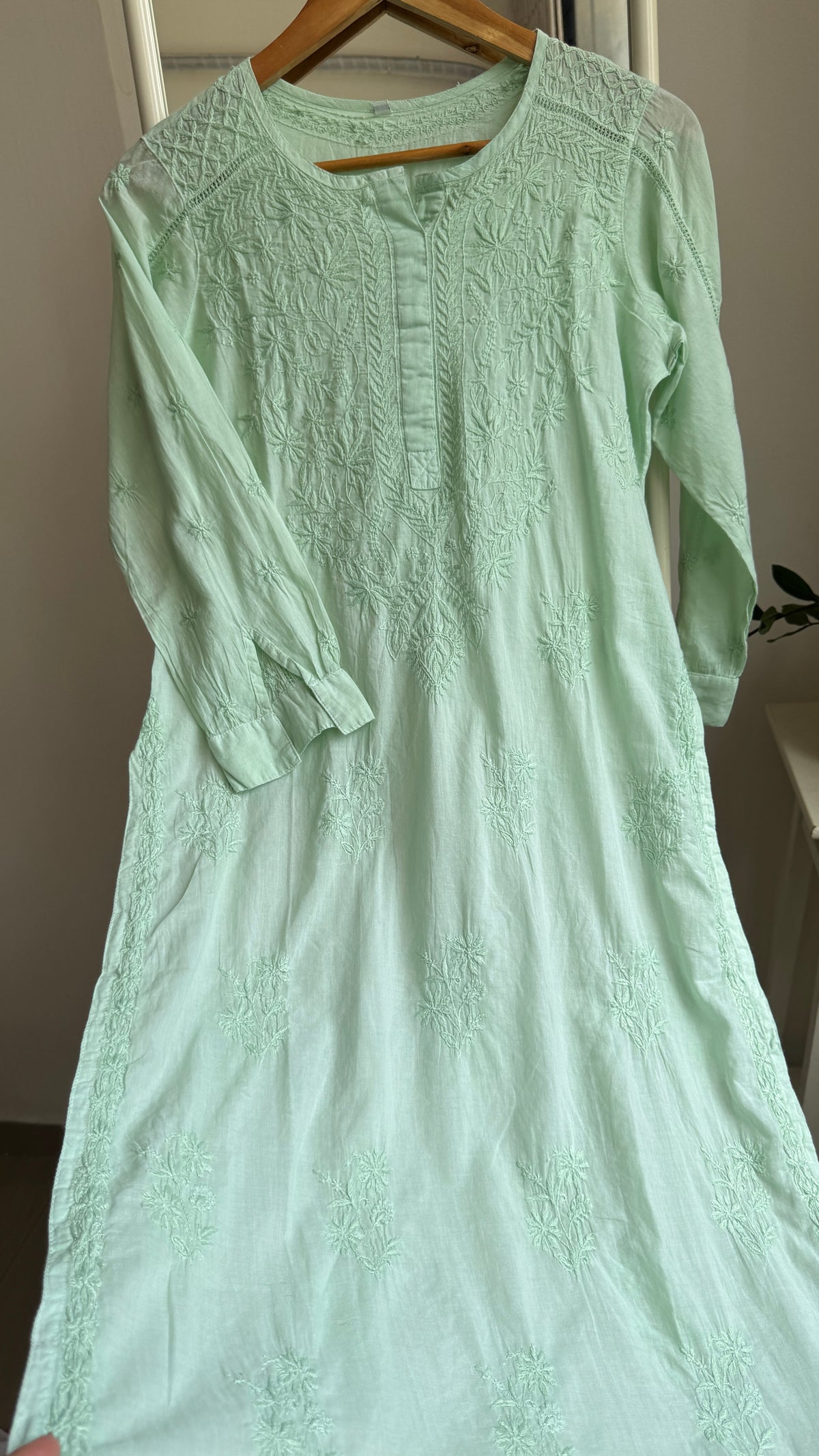 Mul Cotto Green  Chikankari Kurti - Green