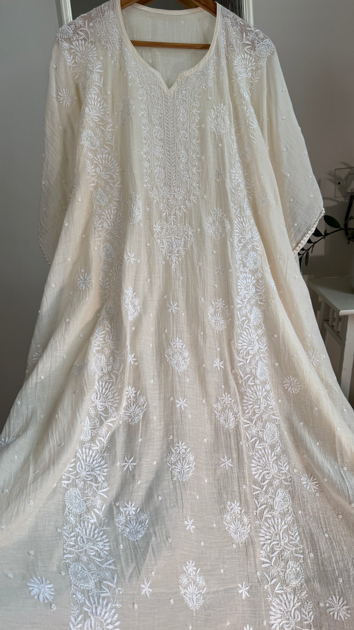 Mul Chanderi Chikankari Kaftan -Ivory