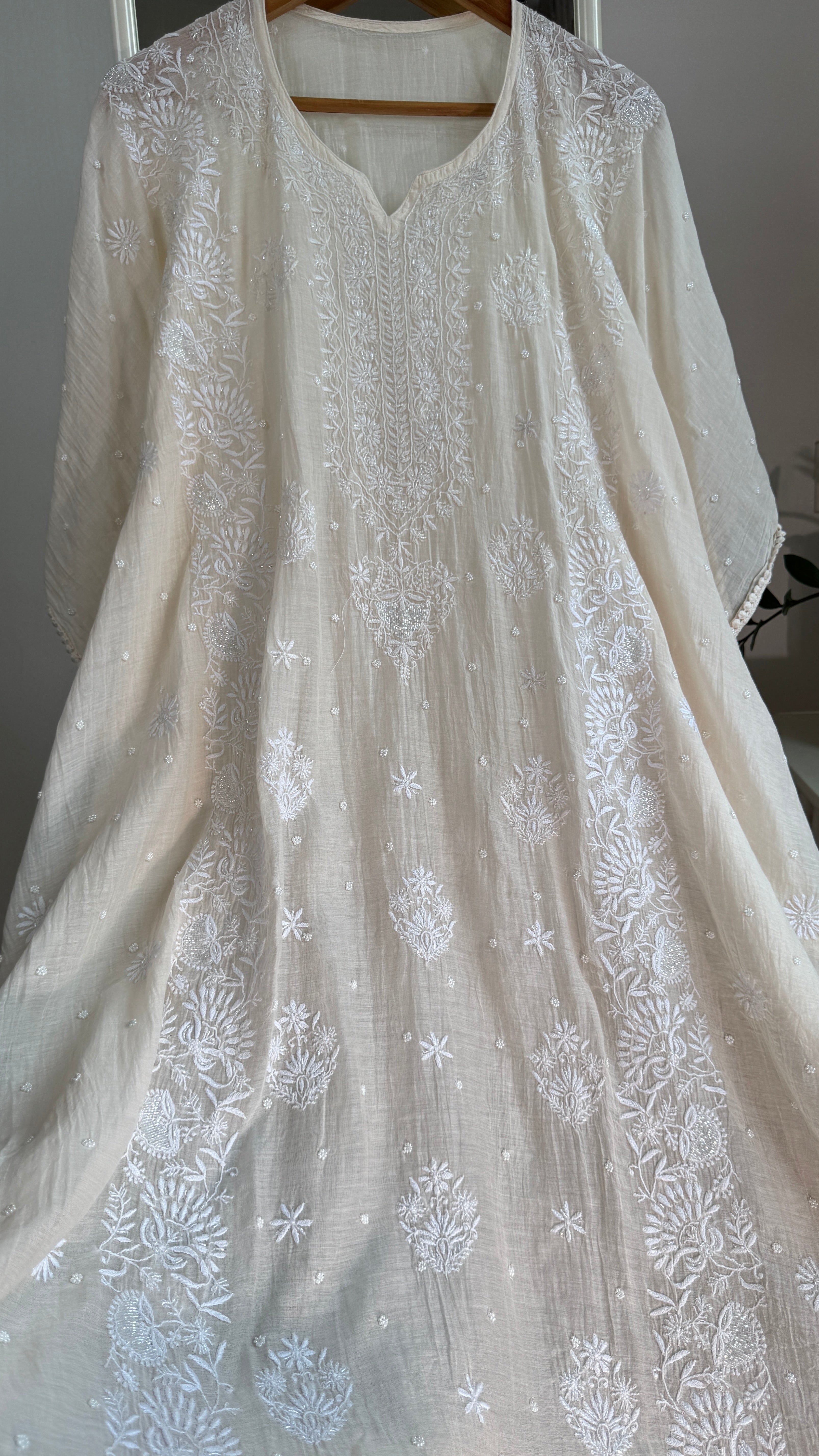 Mul Chanderi Chikankari Kaftan -Ivory