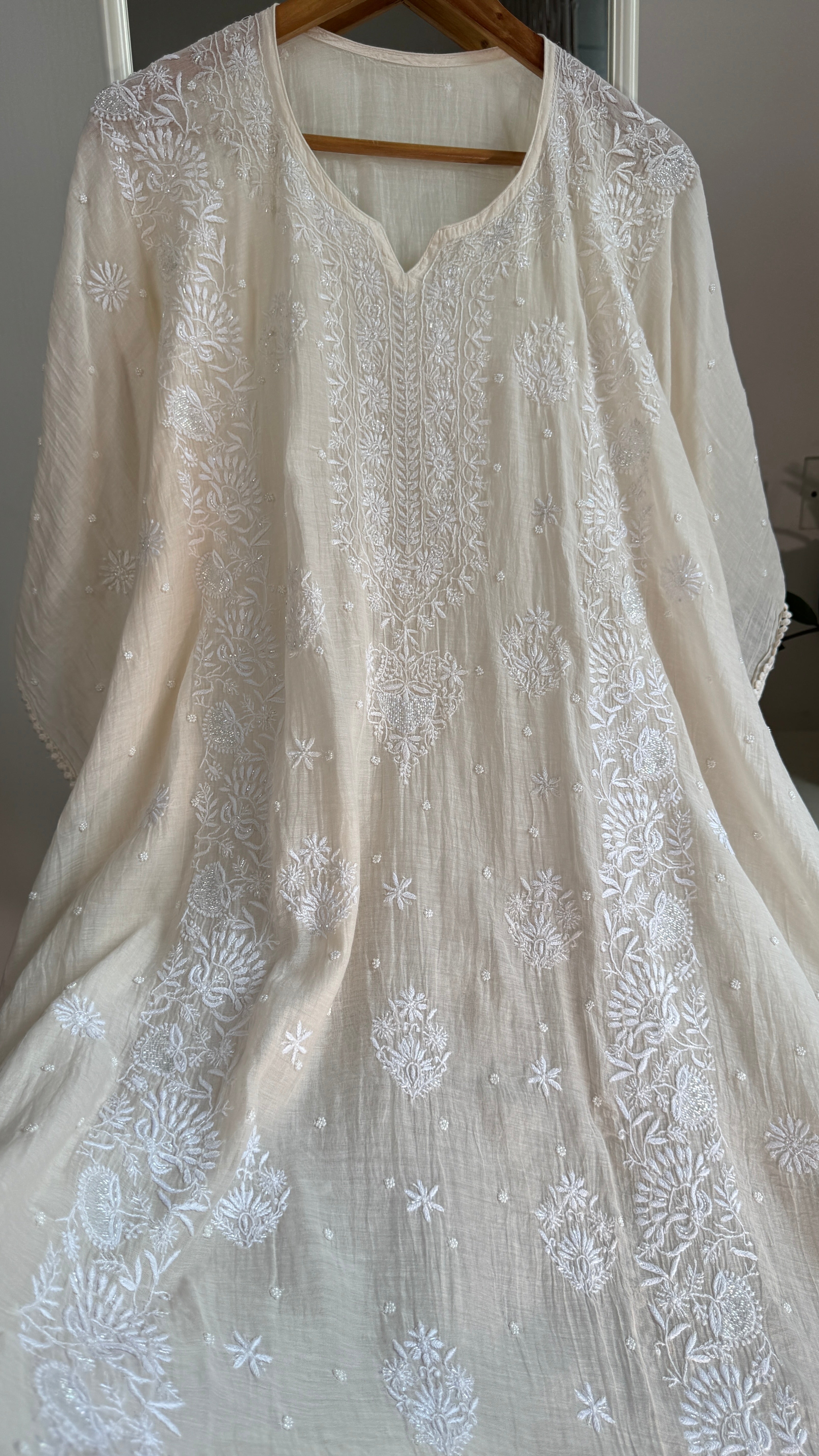 Mul Chanderi Chikankari Kaftan -Ivory