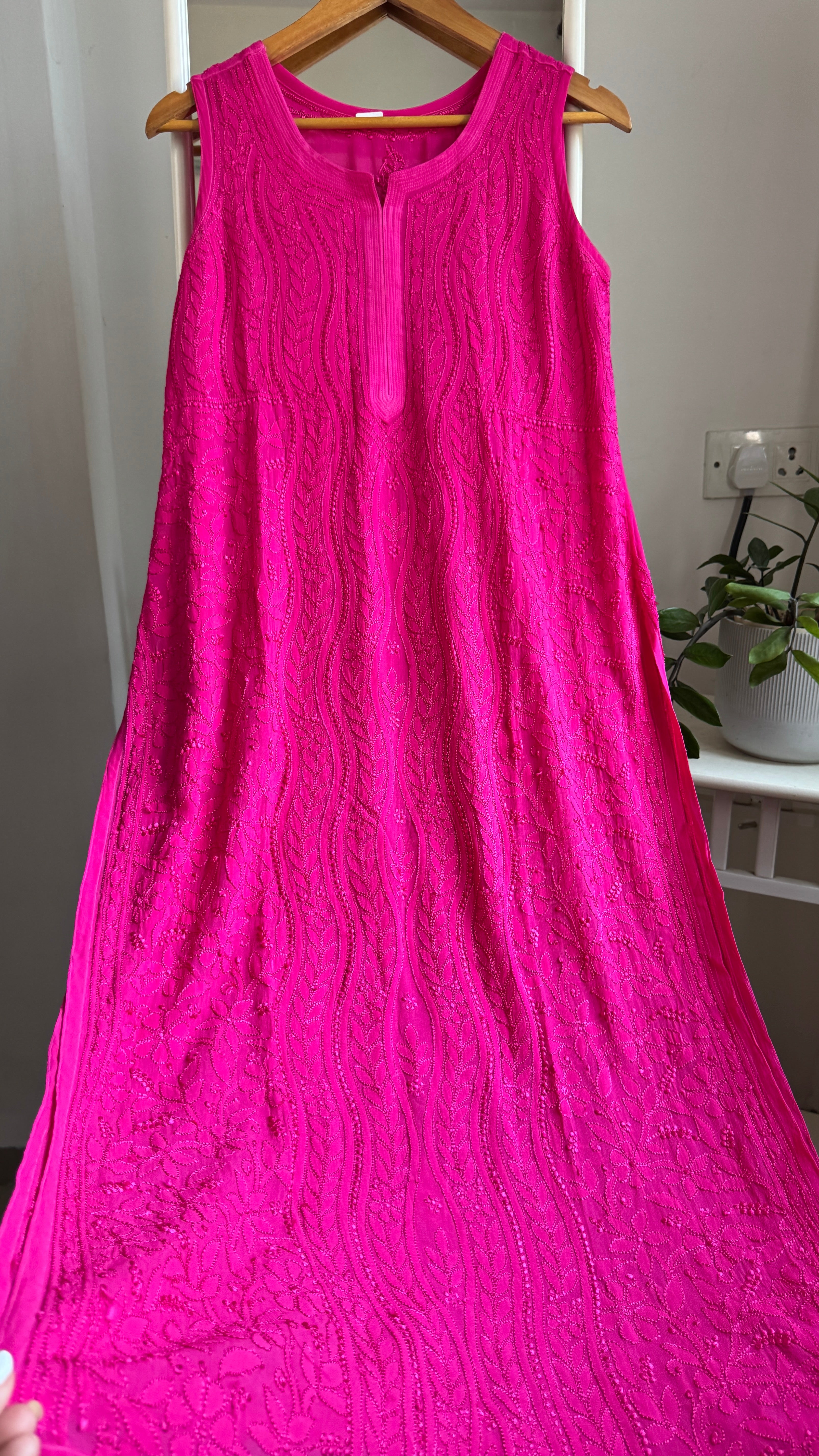 Long Full Jaal Sleeveless Chikankari Kurti - AriAA Chikankari - Rose Collection