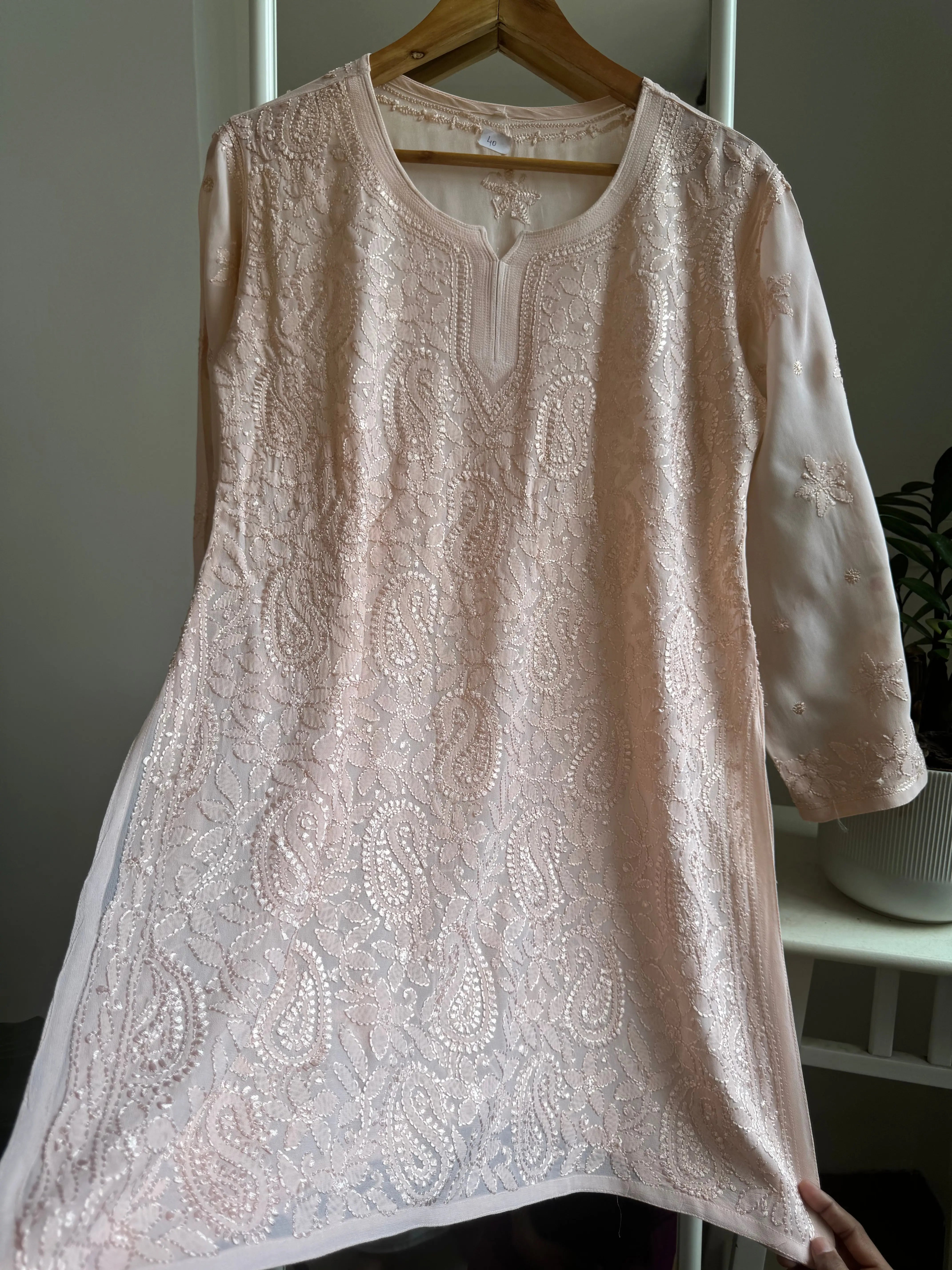 Chikankari Viscose Georgette short Top in Pale pink ARIAA CHIKANKARI 