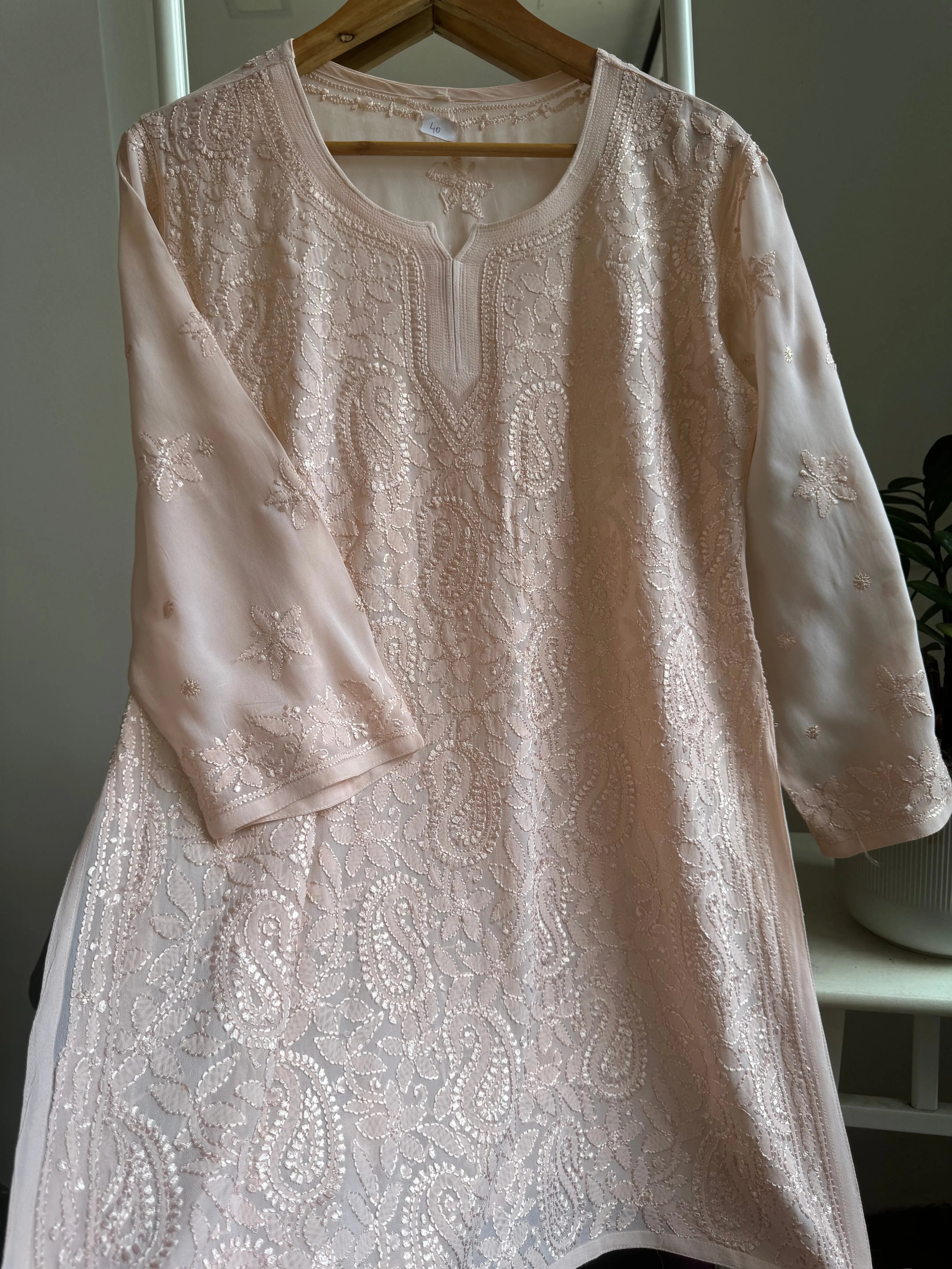 Chikankari Viscose Georgette short Top in Pale pink ARIAA CHIKANKARI 