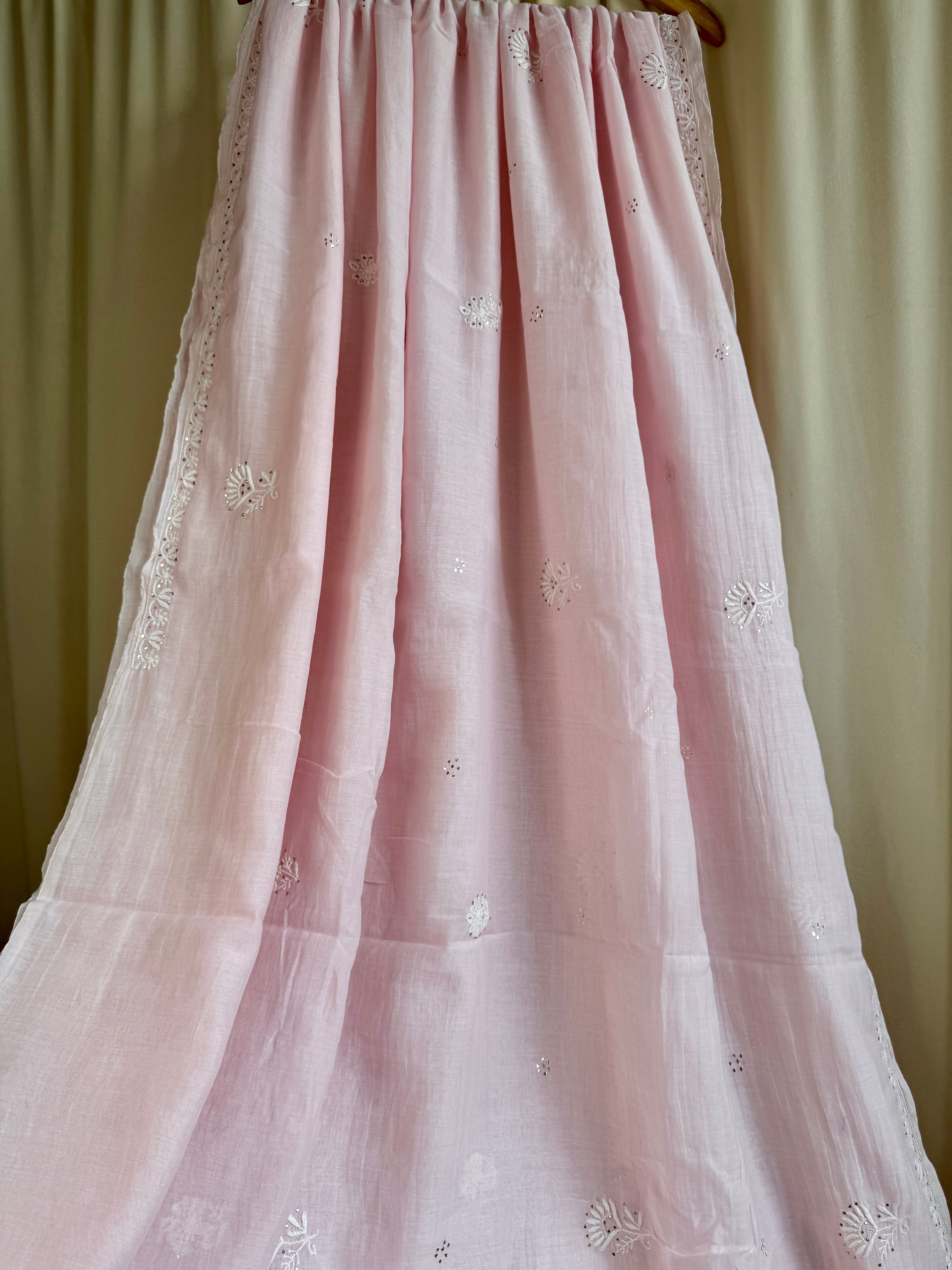 Pure Mul Cotton Chikankari saree in Pink with Mukaish work ARIAA CHIKANKARI 