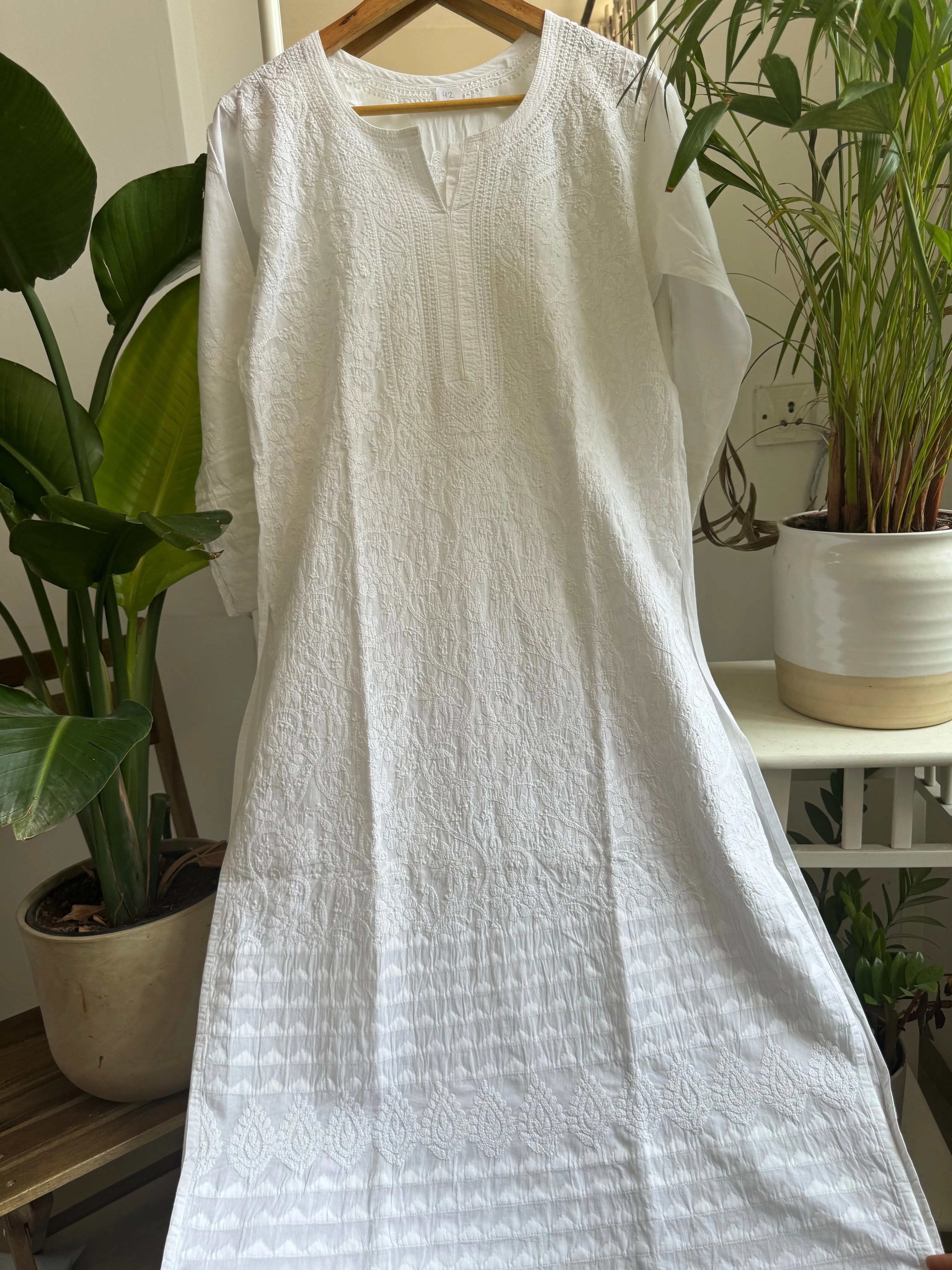 Cotton white Chikankari Kurti - ARIAA CHIKANKARI