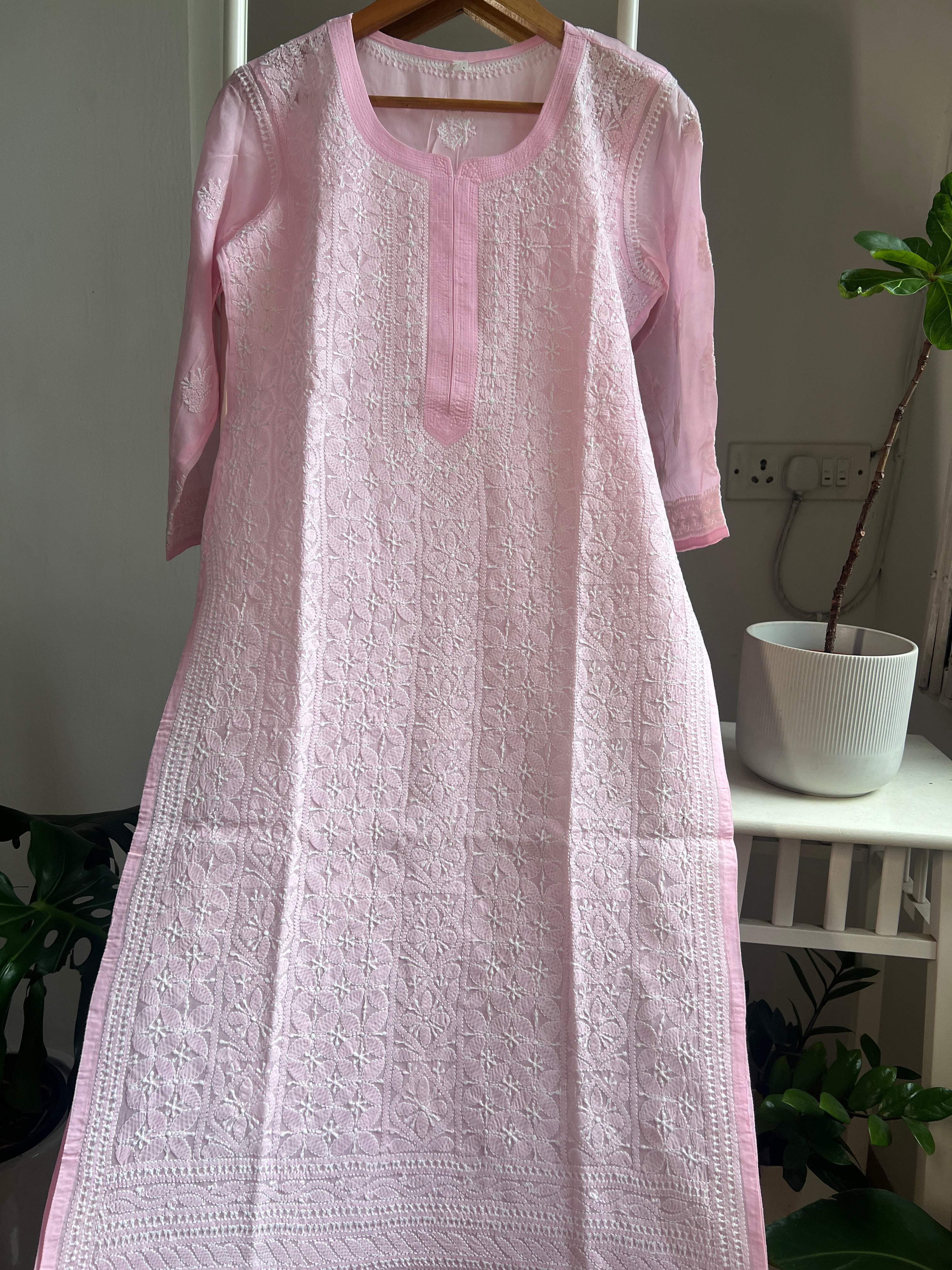Cotton Chikankari Kurti - Pink -white thread work ARIAA CHIKANKARI 