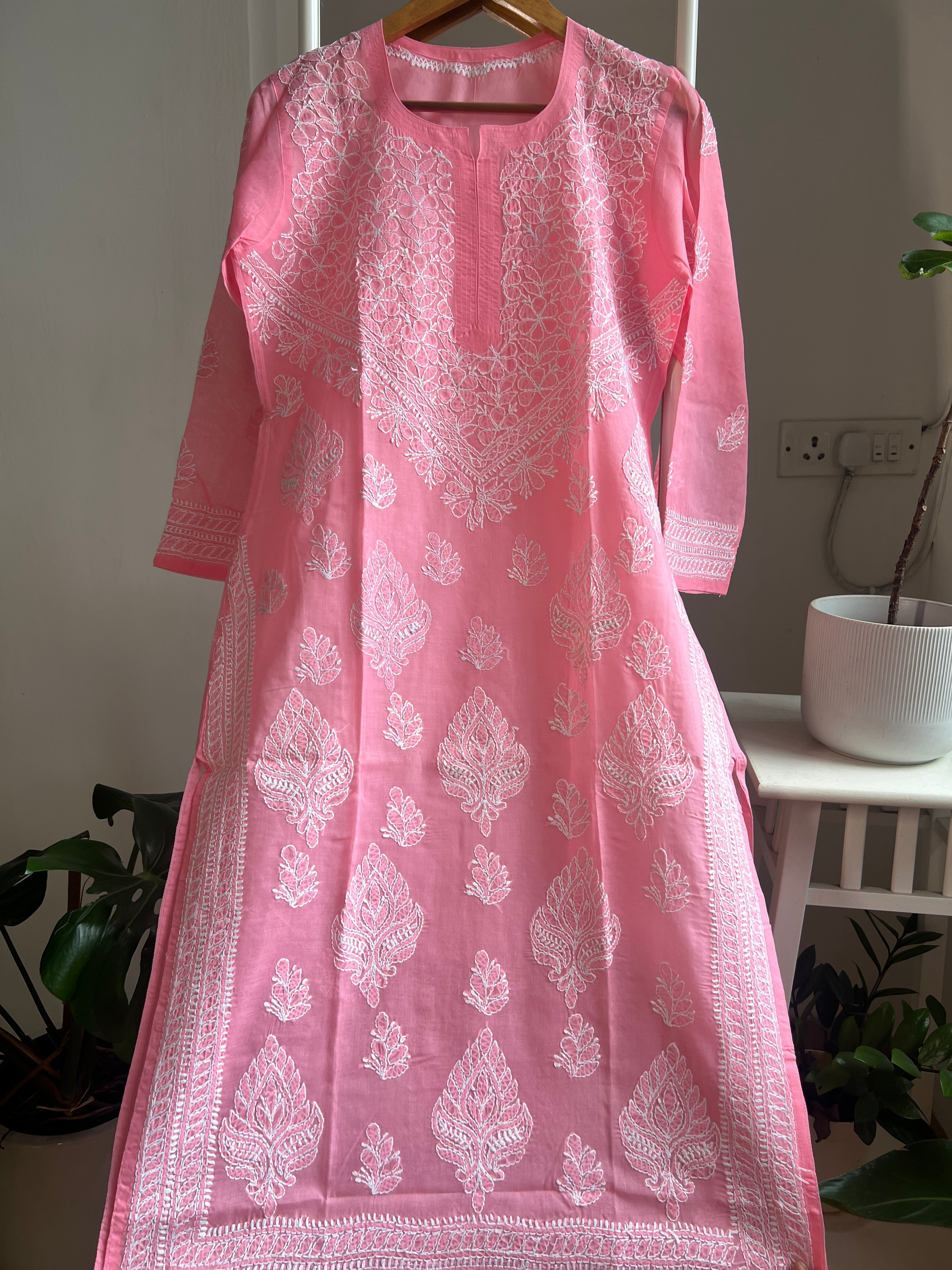 Cotton Chikankari Kurti - Pink -white thread work ARIAA CHIKANKARI 