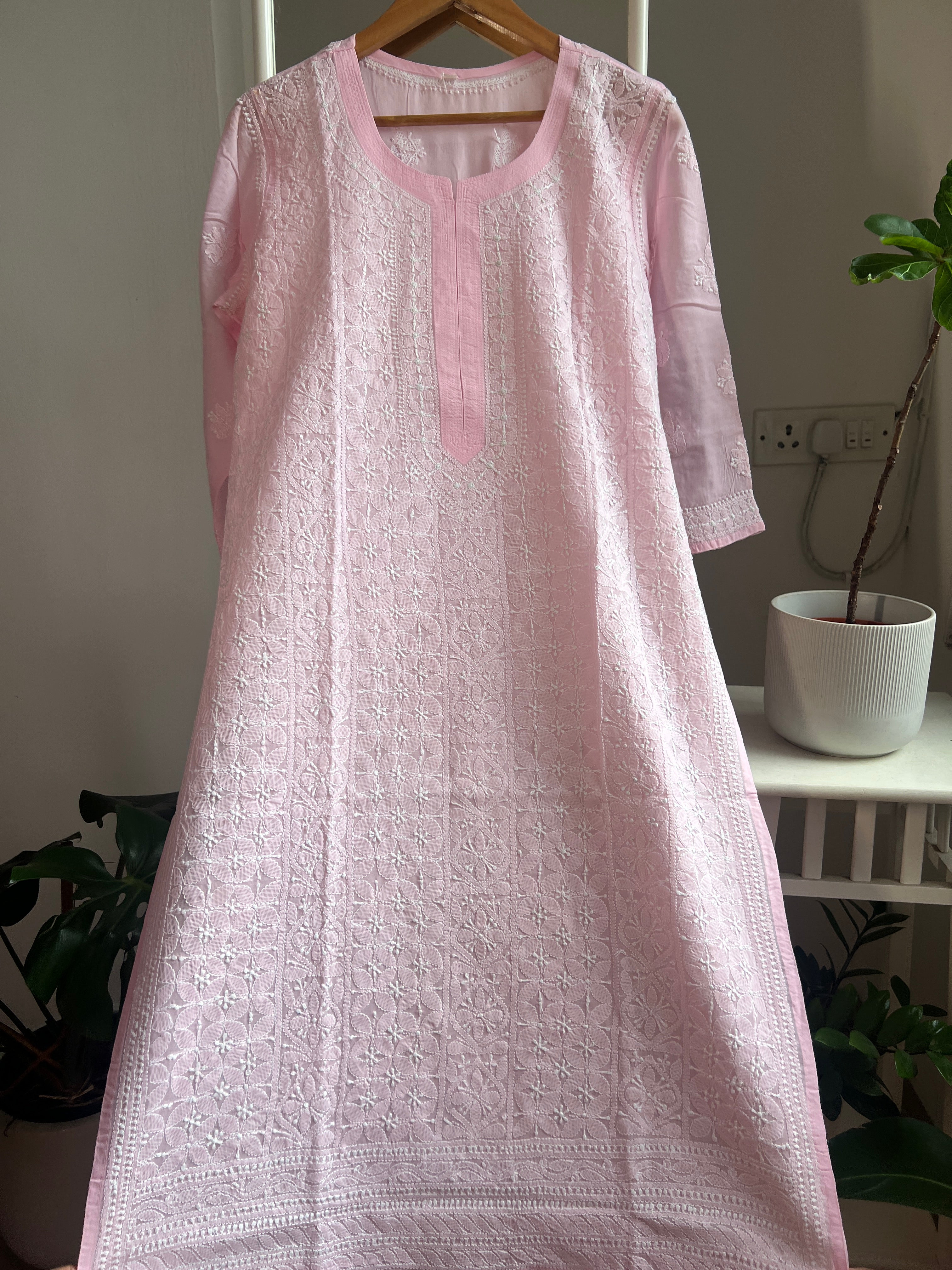 Cotton Chikankari Kurti - Pink -white thread work ARIAA CHIKANKARI 