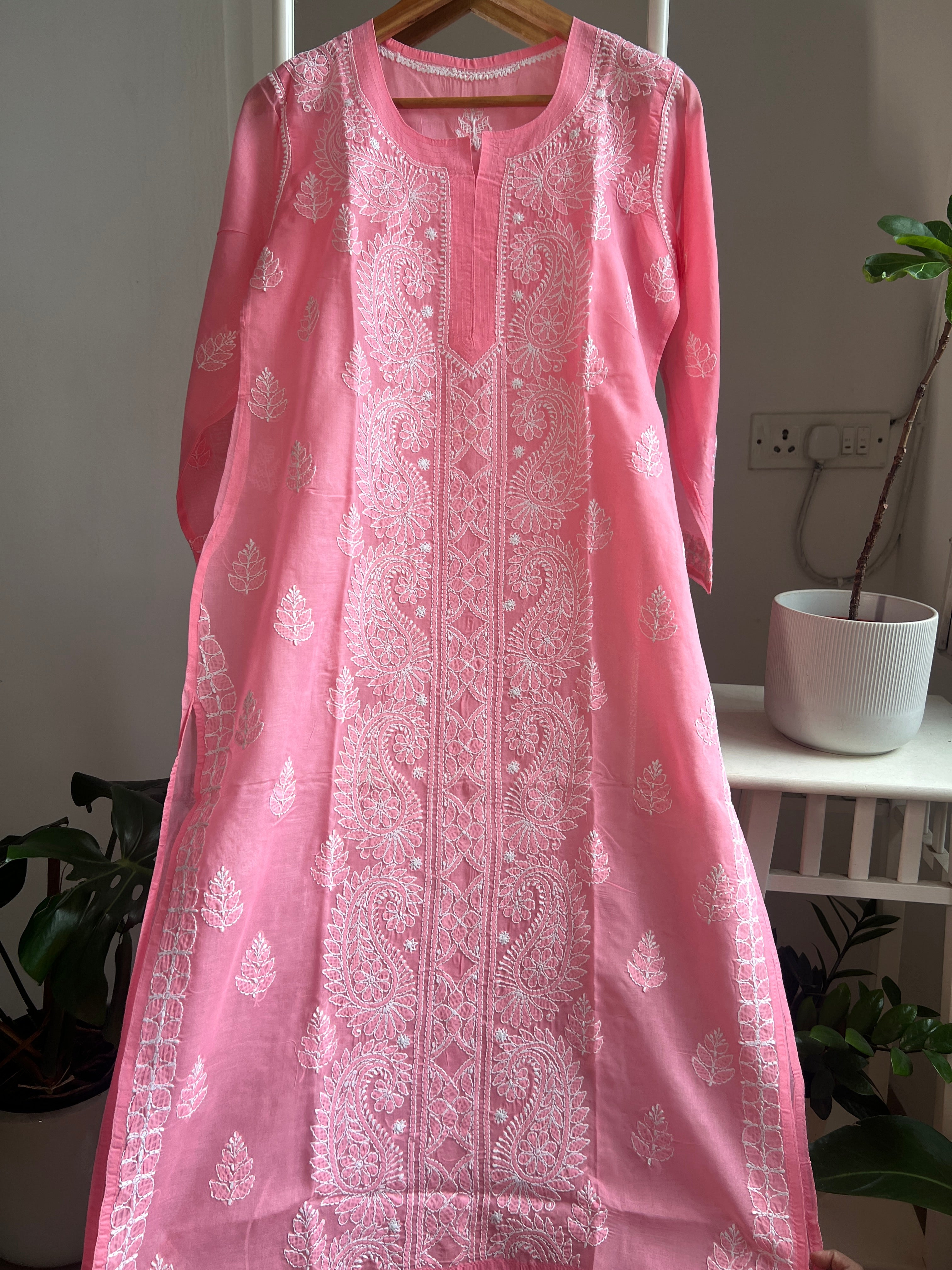 Cotton Chikankari Kurti - Pink -white thread work ARIAA CHIKANKARI 